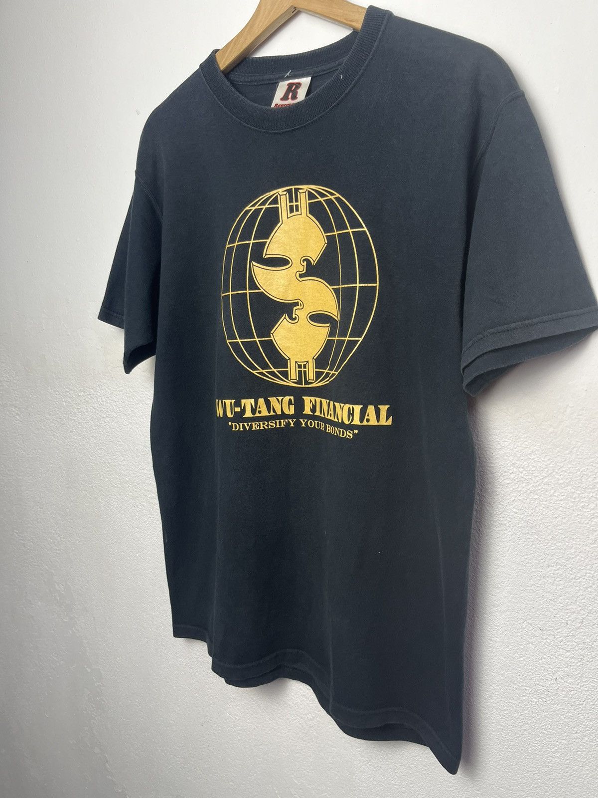 Rap Tees × Vintage × Wu-Tang Clan Vintage Wu-Tang Financial “Diversify your bonds” Tee Size US M / EU 48-50 / 2 - 2 Thumbnail