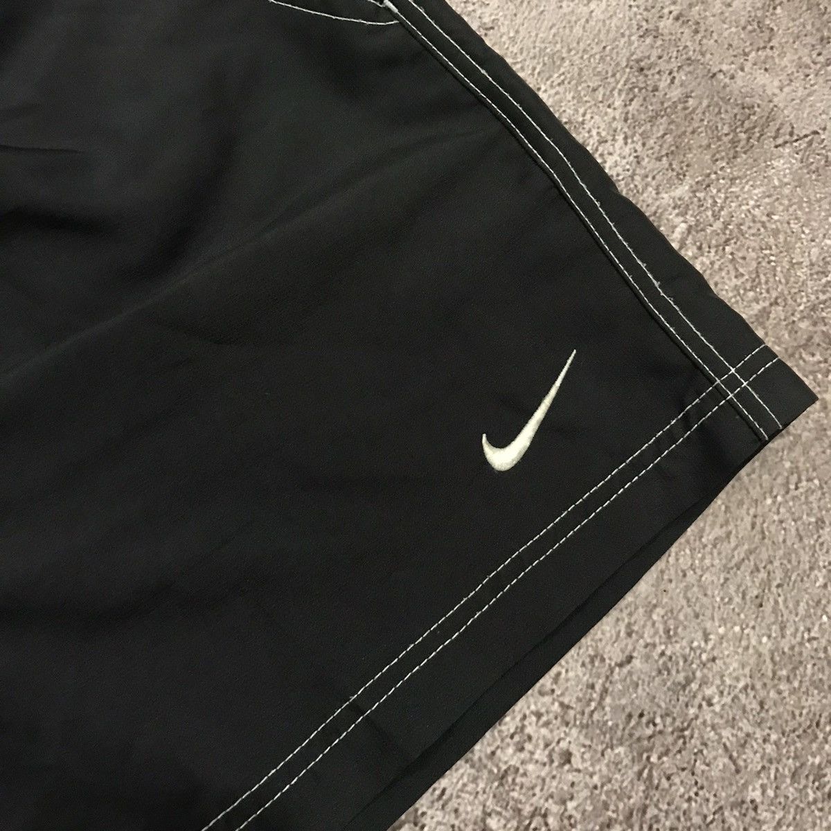 Nike vintage Nike shorts swoosh streetwear japan Y2K Size US 32 / EU 48 - 2 Thumbnail
