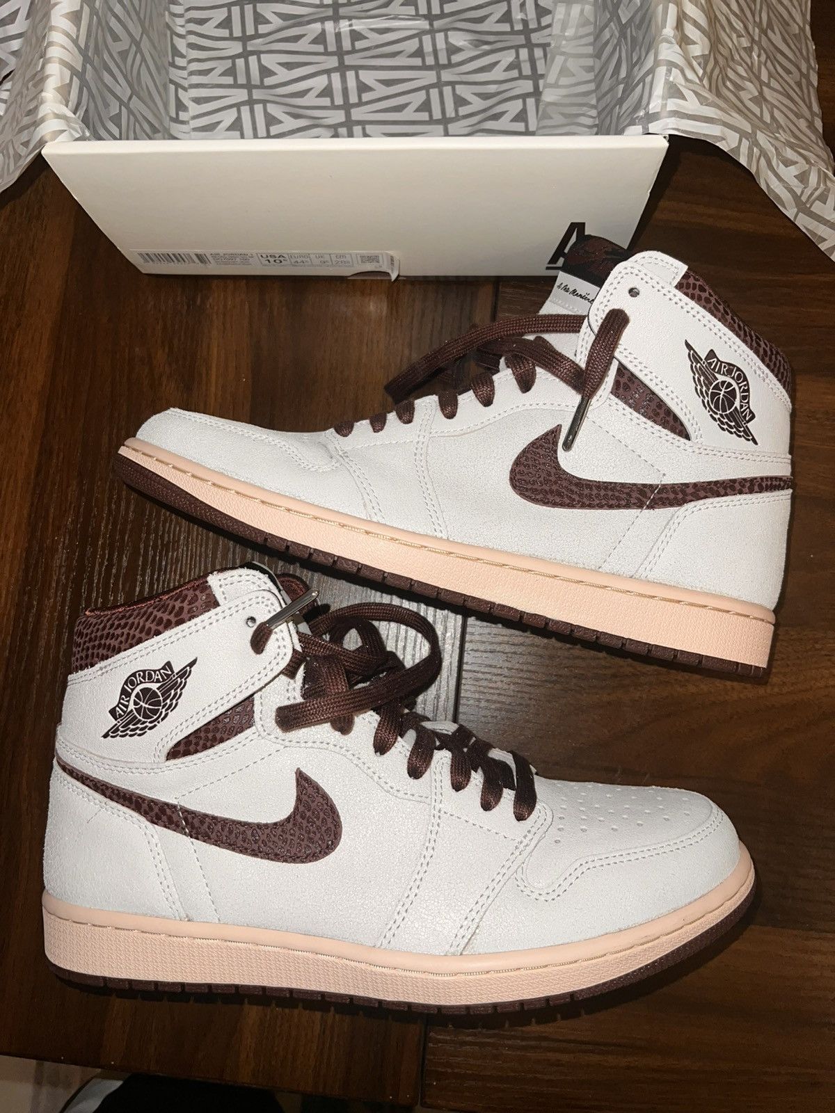 A Ma Maniere × Jordan Brand × Nike Air Jordan 1 Retro High SP Size US 10.5 / EU 43-44 - 1 Thumbnail