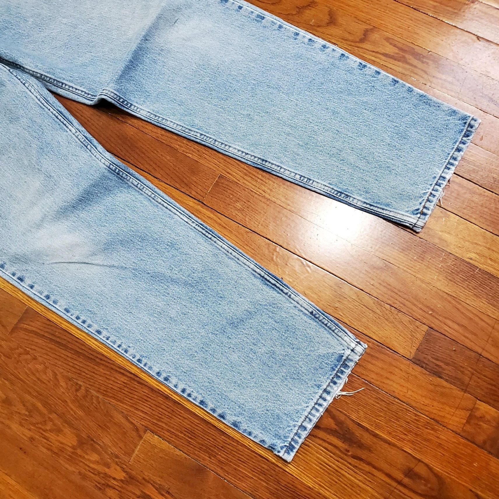 Levi's VINTAGE Levi's 550 Jeans Mens 37x36 Light Wash Relaxed Tapered Denim 90s Size US 38 / EU 54 - 6 Thumbnail