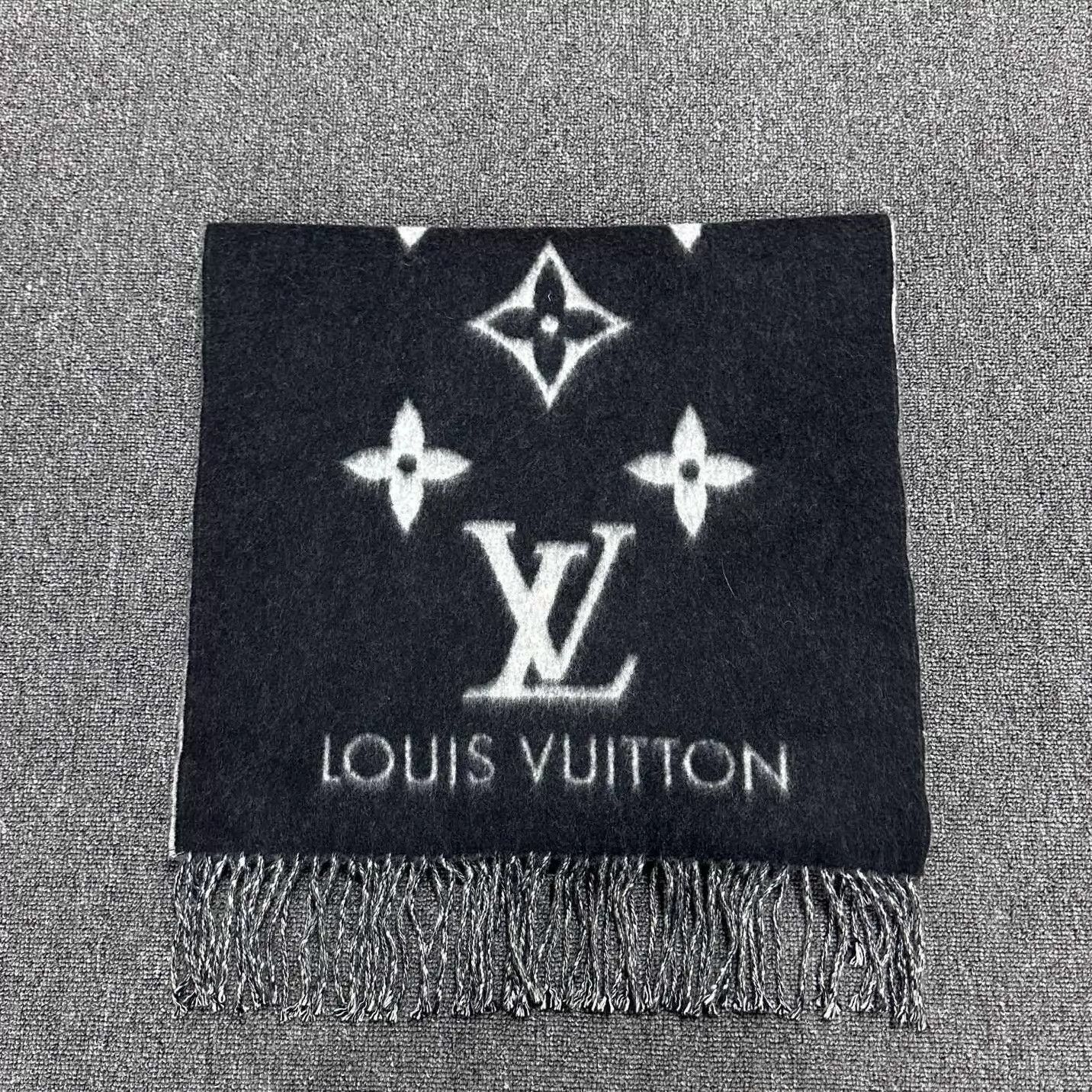 Louis Vuitton LV Black & Gray Cashmere Scarf Size ONE SIZE - 4 Thumbnail