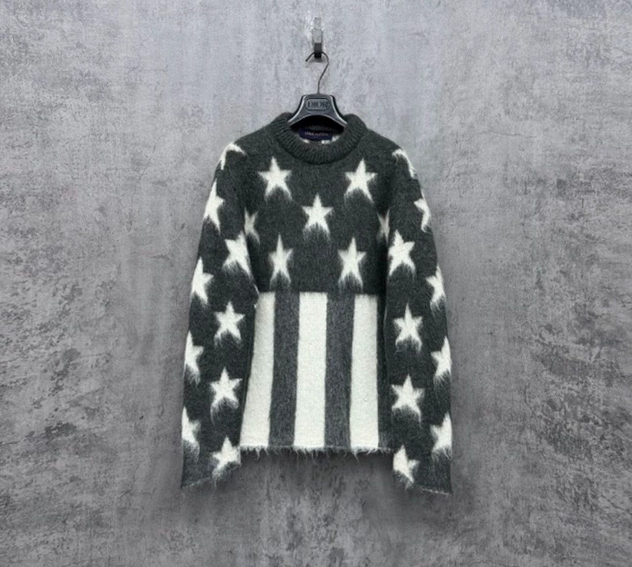 Louis Vuitton Louis Vuitton/LV Mohair Embossed Logo Sweater Size US S / EU 44-46 / 1 - 1 Thumbnail