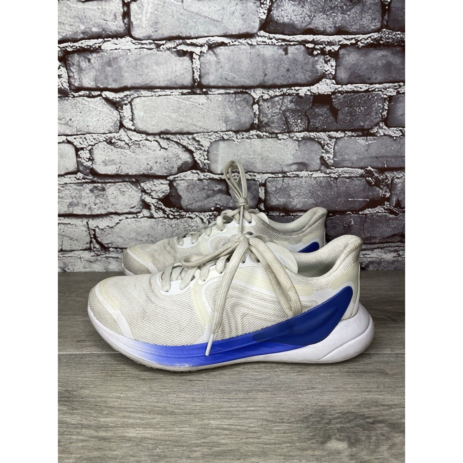 Lululemon Lululemon Blissfeel Run 2 White Blue Running Shoes Athletic Size US 7.5 / IT 37.5 - 1 Thumbnail