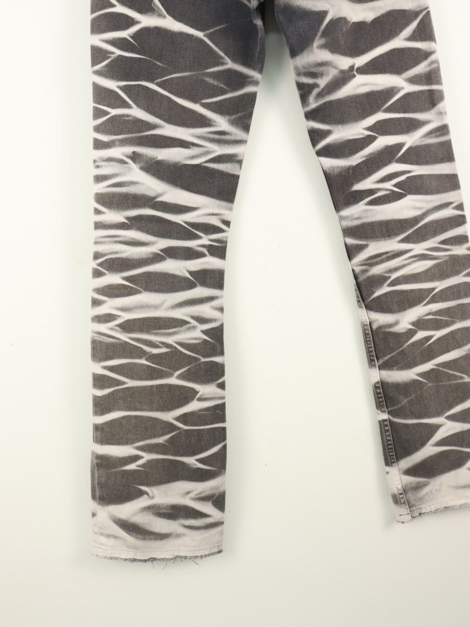 Guess Guess Low Rider Tiger Stripe Style Jeans MADE IN ITALY Size US 28 / EU 44 - 13 Thumbnail