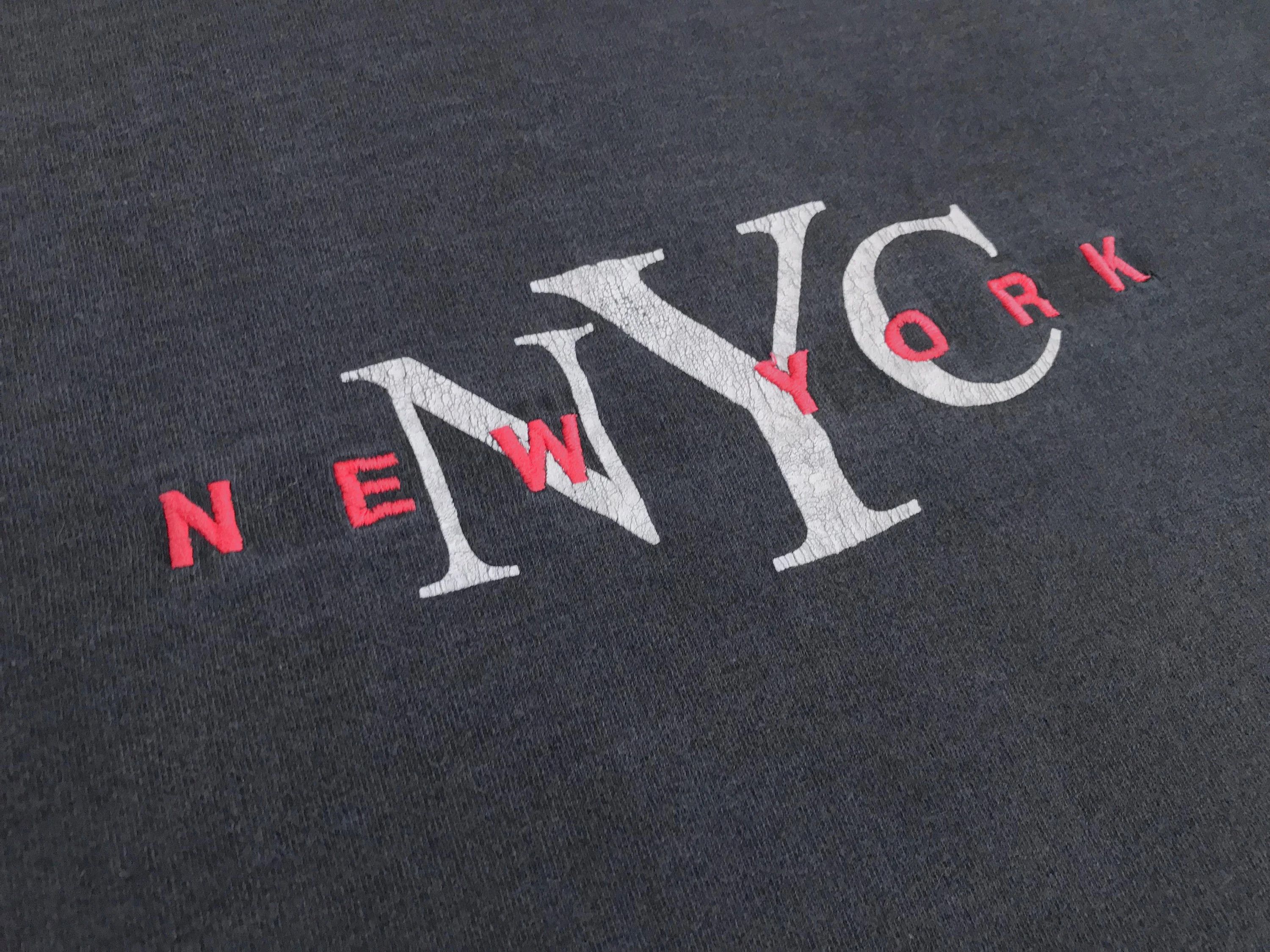 Fruit Of The Loom Vintage 80s 90s NEW YORK City T shirt Single stitch Tee Size US S / EU 44-46 / 1 - 3 Thumbnail