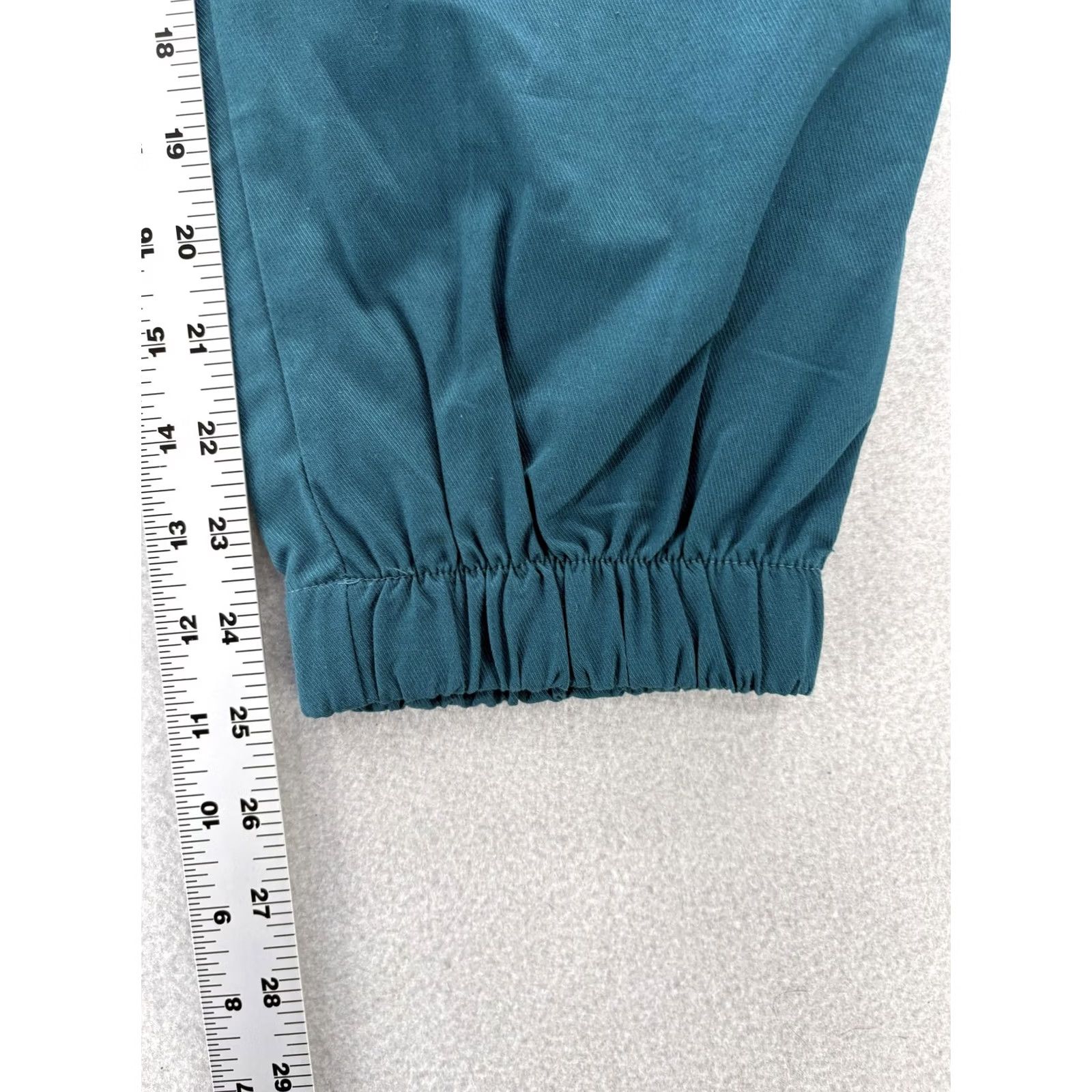 Vintage Halara Jogger Pants Womens Small Green Twill Pleated Elastic Waist Cuff NWT Pants Size 28" / US 6 / IT 42 - 7 Thumbnail