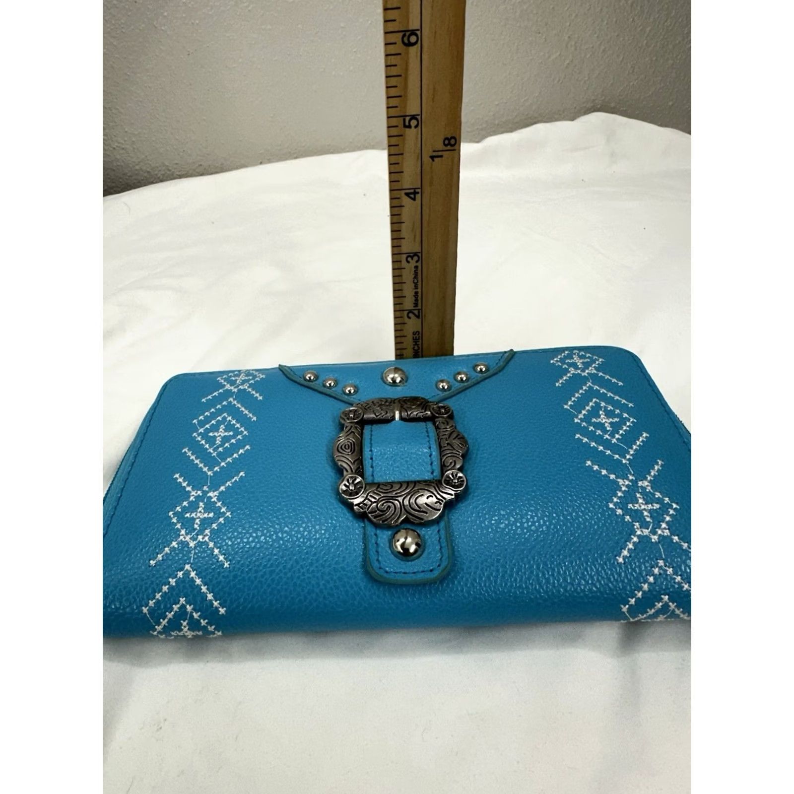 Vintage Unbranded Wallet Turquoise Southwestern Buckle Stitched Studded Zip Crossbody Women's Medium Turquoise Aztec Western Mens Womens Girls Boys Size ONE SIZE - 7 Thumbnail