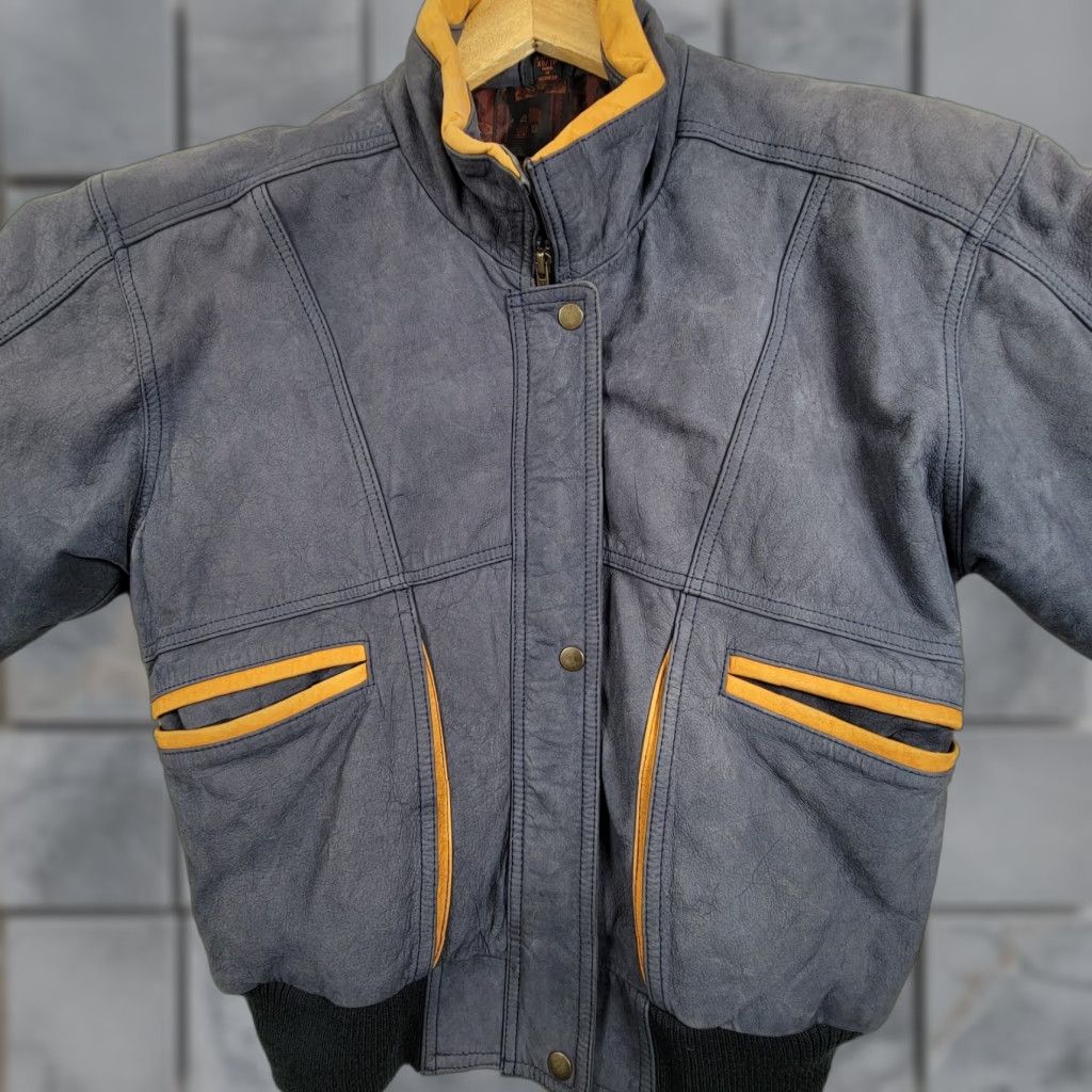 Vintage VINTAGE Outbrook Blue Leather Bomber Jacket Womens XS Oversized 80s 90s Retro Classic School USA Alloy Zipper Snap Size XS / US 0-2 / IT 36-38 - 1 Thumbnail