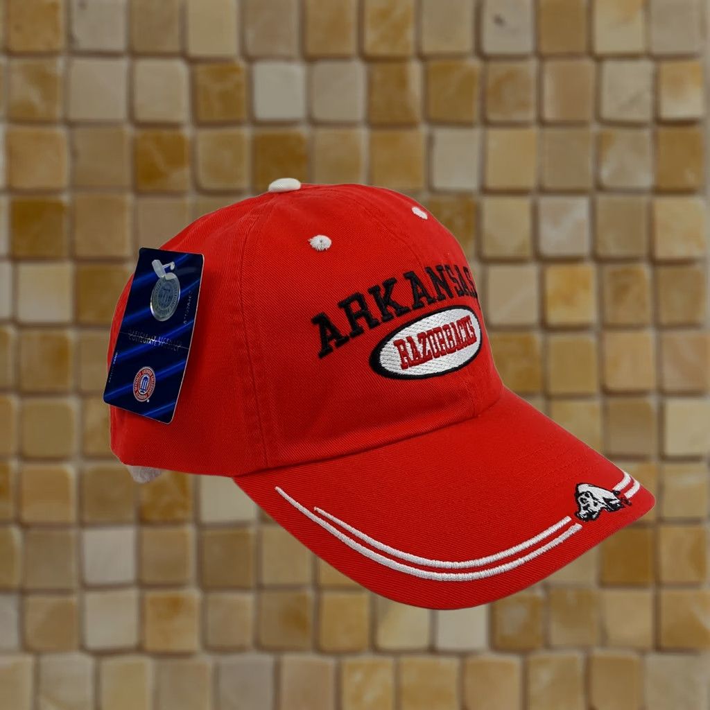 NCAA VINTAGE Arkansas Razorbacks NCAA College Hat Baseball Cap University Spike Hat Adjustable Red Mens Sports University 90s Logo Embroidered Twill Cotton Size ONE SIZE - 1 Thumbnail