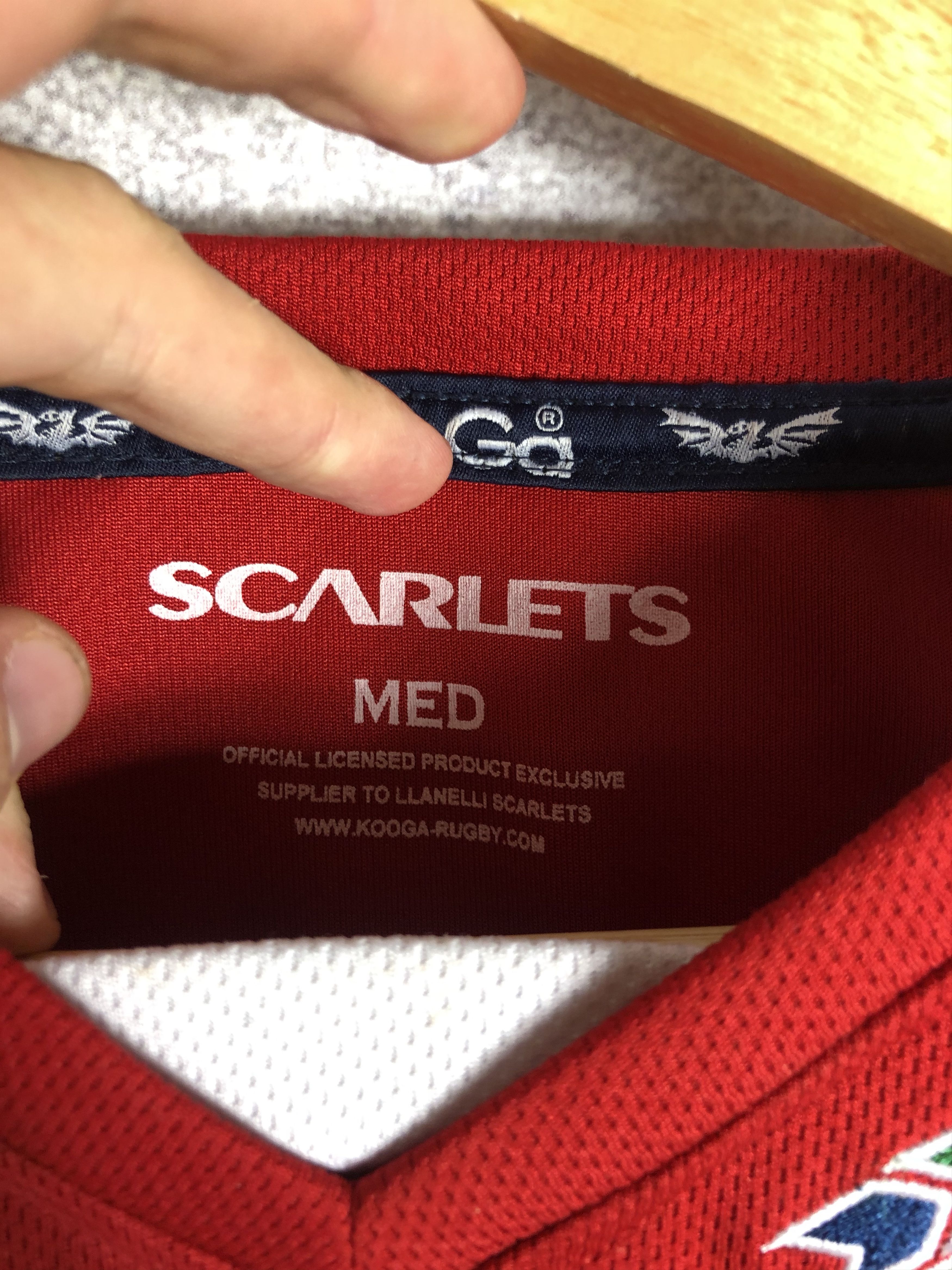 Vintage Vintage Scarlets Rugby JERSEY KOOGA 90s T-Shirt Size US M / EU 48-50 / 2 - 9 Thumbnail