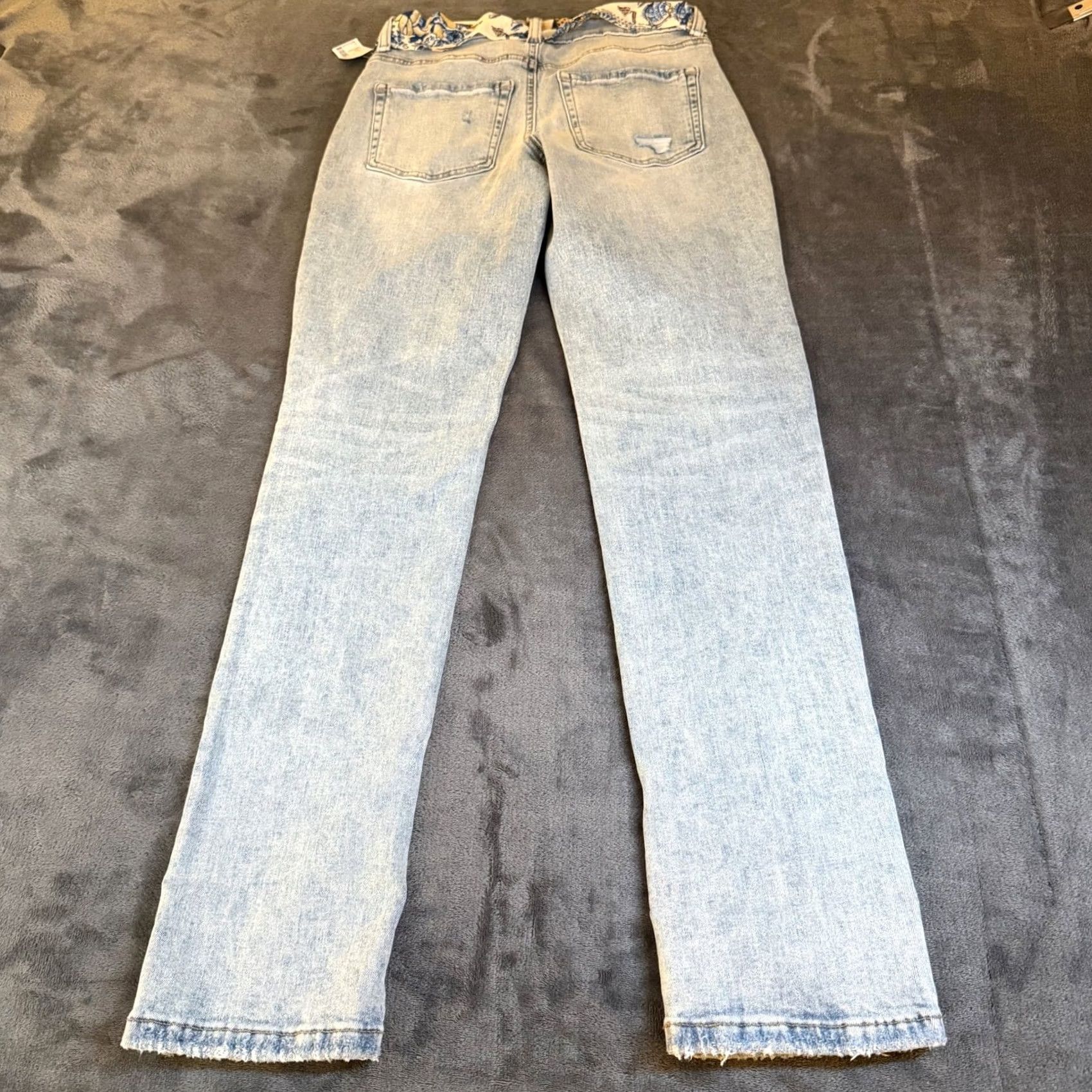 Vintage Maurices M Jeans Distressed Light Wash Straight Jeans Womens 2 Reg Denim Cotton Blend Belted Stretch Mid Rise Inseam 30.5 in Button Size 26" / US 2 / IT 38 - 4 Thumbnail