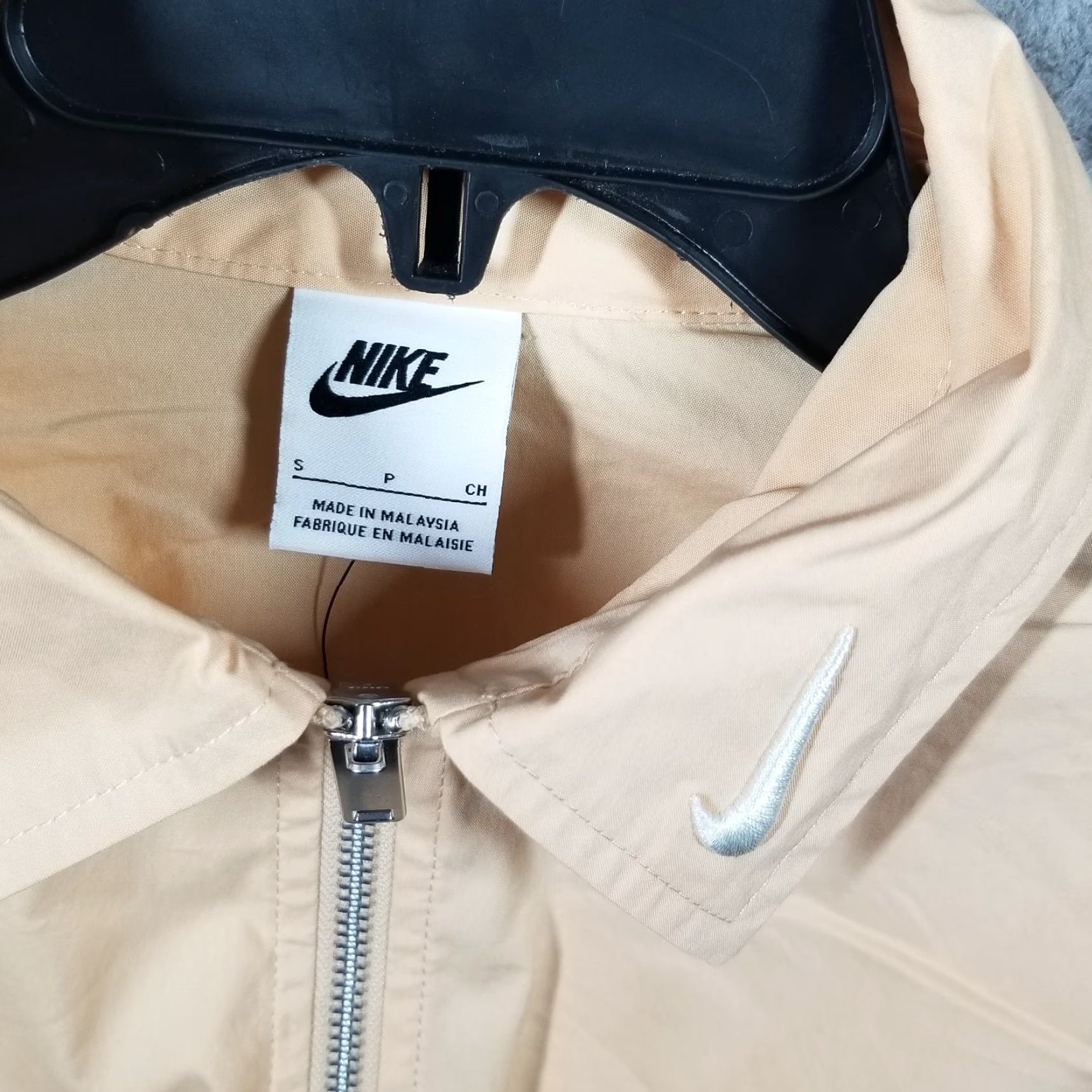 Nike NIKE Flight Heritage Shirt Woman Small Cropped Zip Collared Short Sleeve Yellow 90s Retro Sports Nike Mens Womens Girls Boys Size S / US 4 / IT 40 - 4 Thumbnail