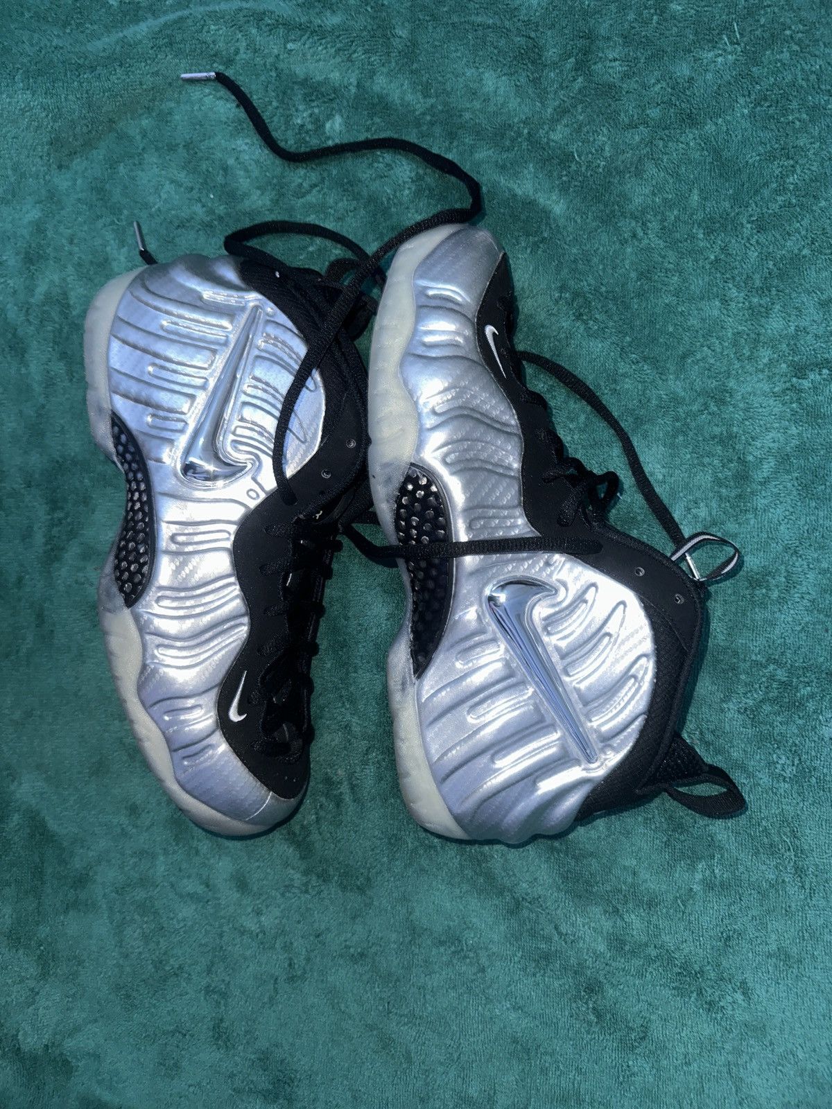 Nike Foamposite Silver Surfer 10.5 Size US 10.5 / EU 43-44 - 1 Thumbnail