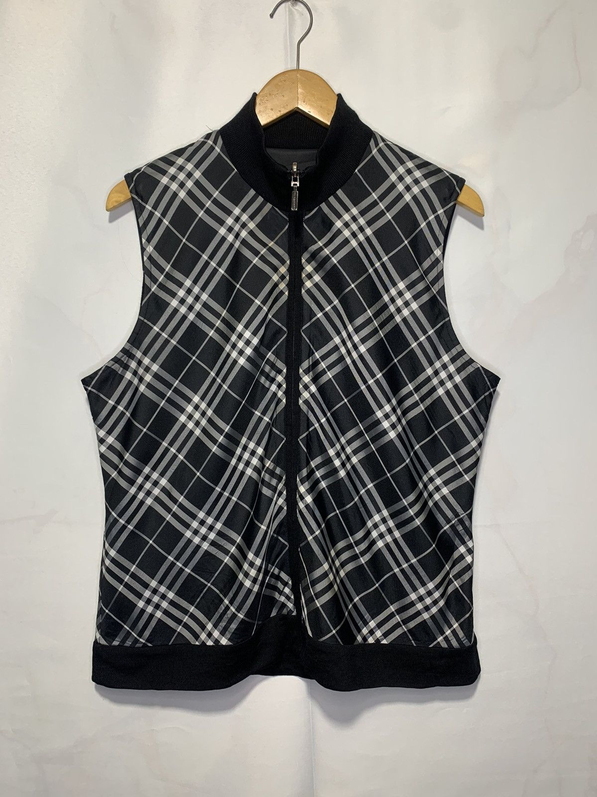 Burberry Burberry reversible novacheck vest Size US L / EU 52-54 / 3 - 5 Thumbnail