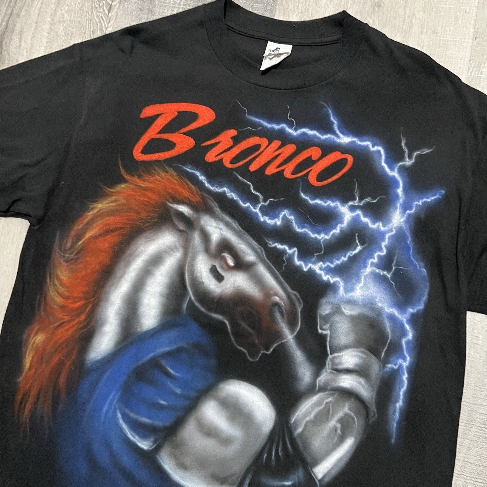 Alstyle Denver Broncos Airbrush NFL Large Graphic Football T Shirt L Size US L / EU 52-54 / 3 - 2 Thumbnail