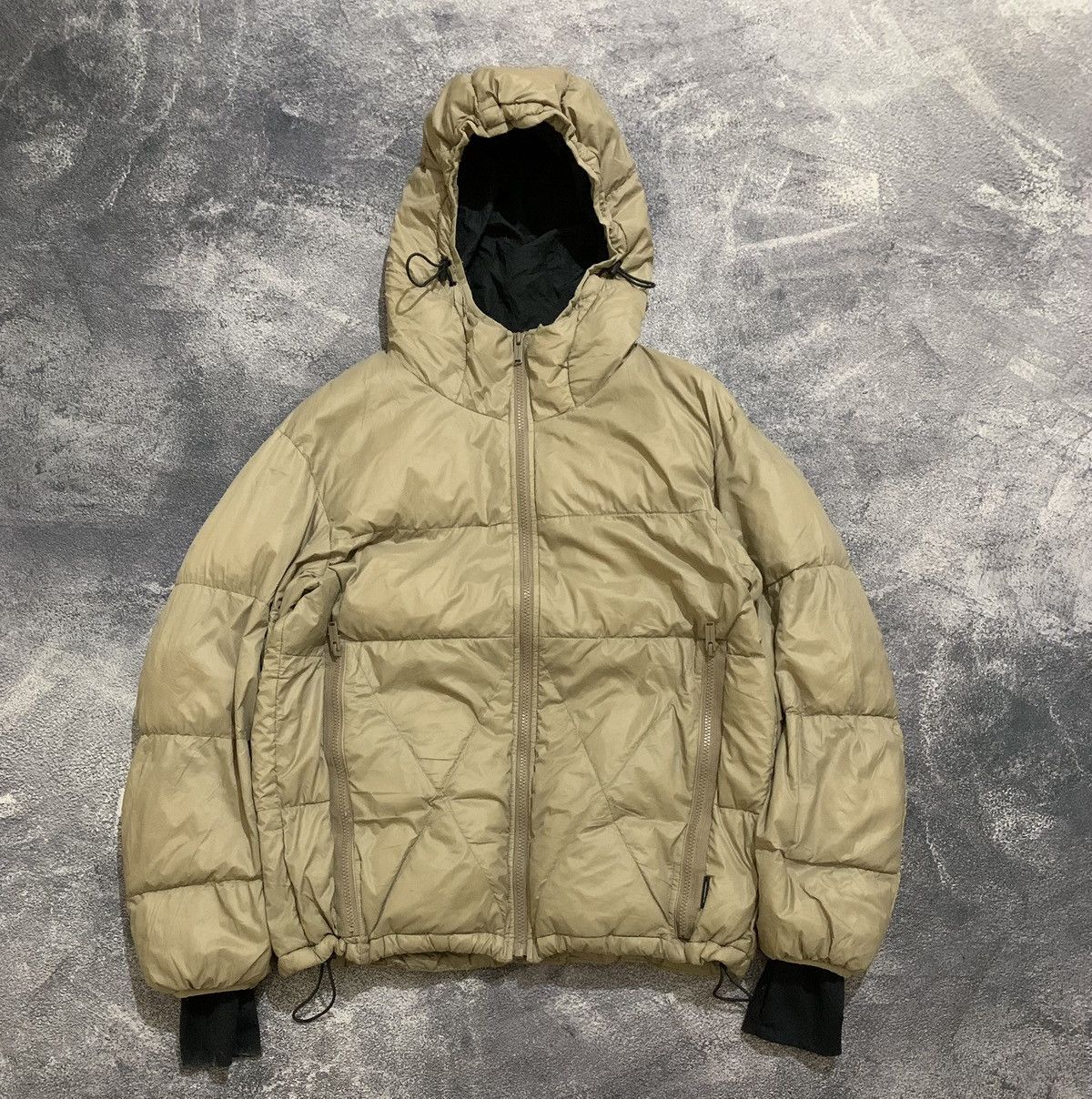 GU×UNDERCOVER メンズ ダウン ベージュ S GU×UNDERCOVER メンズ ダウン ベージュ S GU×UNDERCOVER メンズ