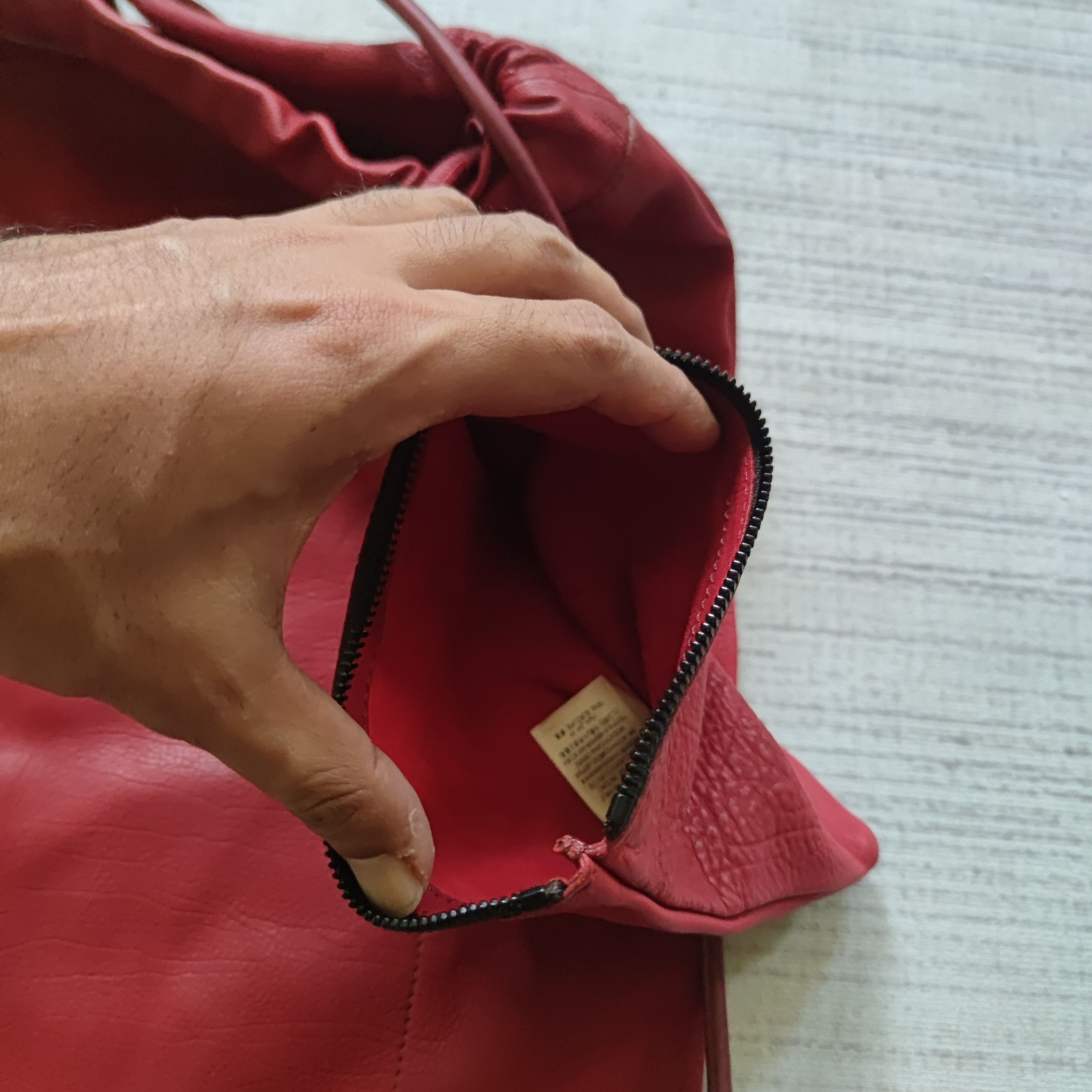 Burberry × Burberry Prorsum AUTHENTIC SS14 BURBERRY RED LEATHER DRAWSTRING BAG Size ONE SIZE - 2 Thumbnail