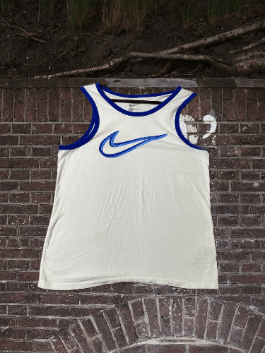 Nike × Vintage Vintage Nike Center Logo Swoosh 00s T Shirt Y2K Size US S / EU 44-46 / 1 - 1 Thumbnail