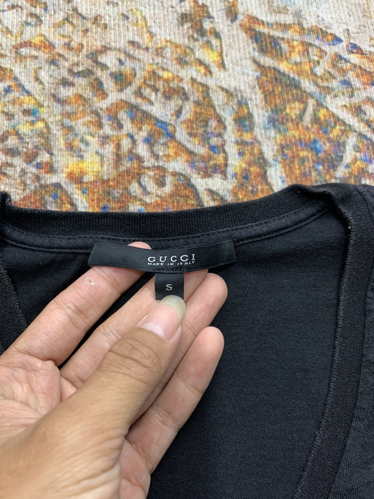Gucci Gucci Vneck T-Shirt Size US S / EU 44-46 / 1 - 3 Thumbnail
