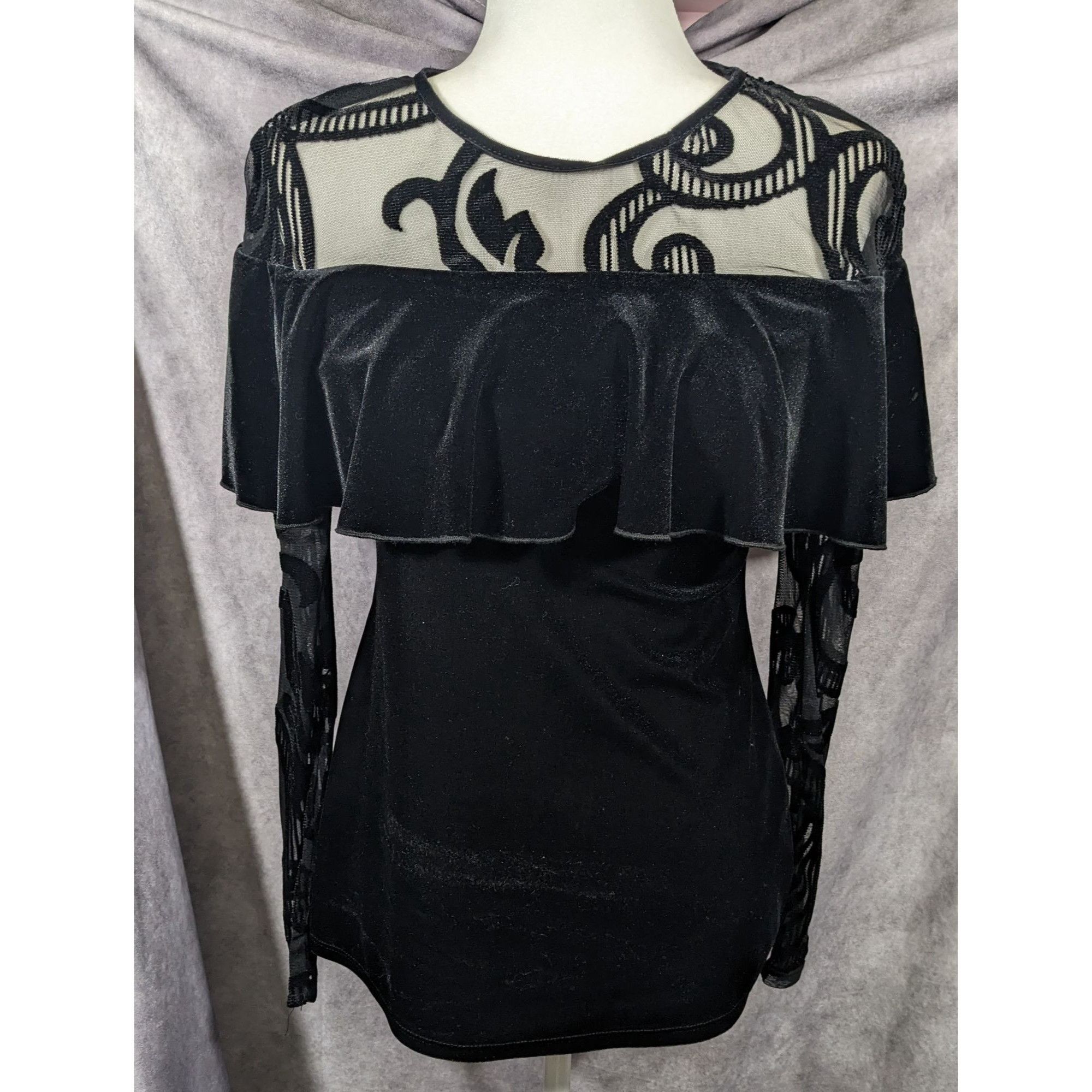 Frank Lyman Lyman by Frank Lyman Gothic Burnout Velvet Ruffle Top Size 4 Size S / US 4 / IT 40 - 11 Thumbnail