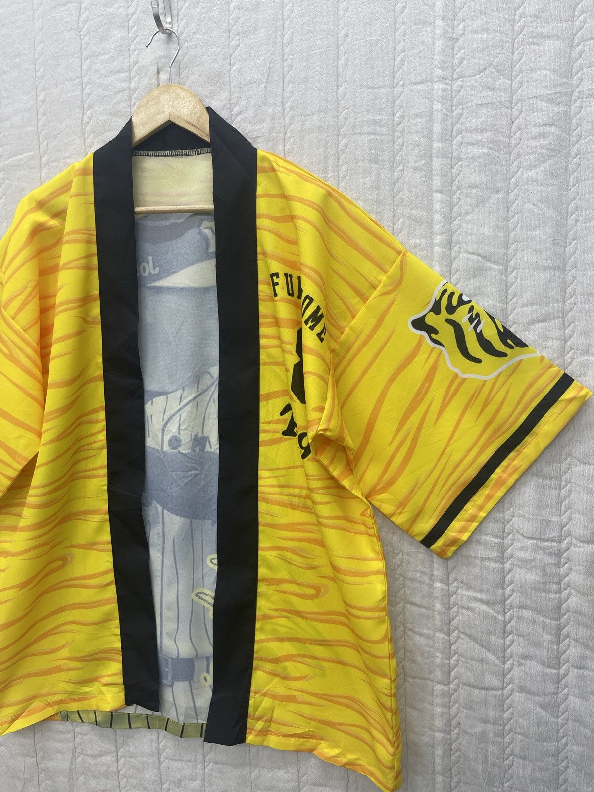 Japanese Brand VTG HANSHIN TIGER FUKUDOME 8 KIMONO TIGER STRIPED Size US L / EU 52-54 / 3 - 6 Thumbnail