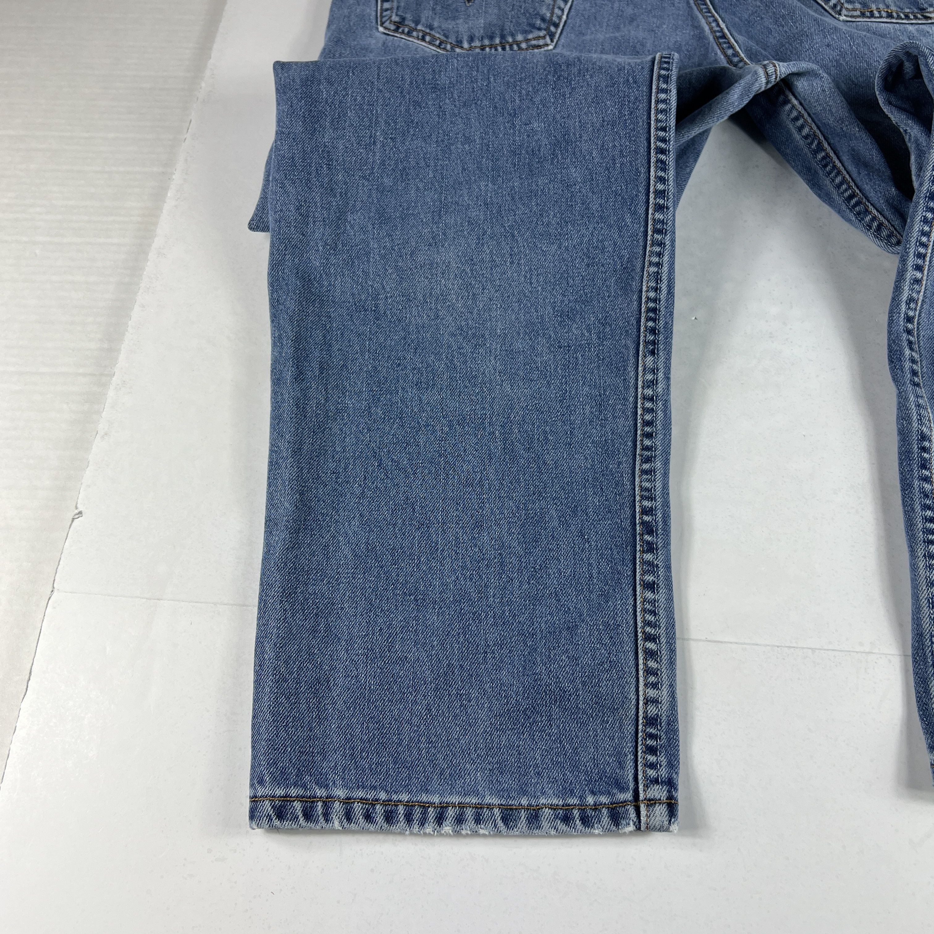 Levi's × Vintage Y2K Levi's Jeans 550 Relaxed Fit Blue Faded Cotton Denim Size US 35 - 16 Thumbnail