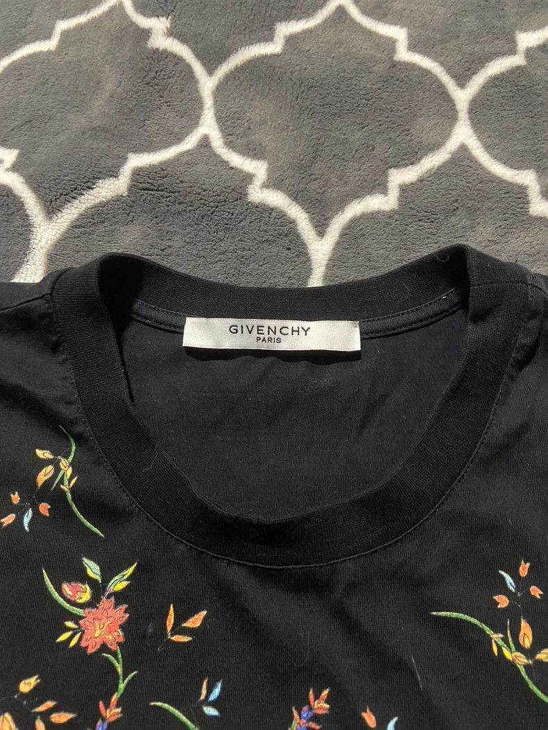 Givenchy Givenchy Short Sleeve T-Shirt, Unbeatable When Worn Size US XS / EU 42 / 0 - 2 Thumbnail