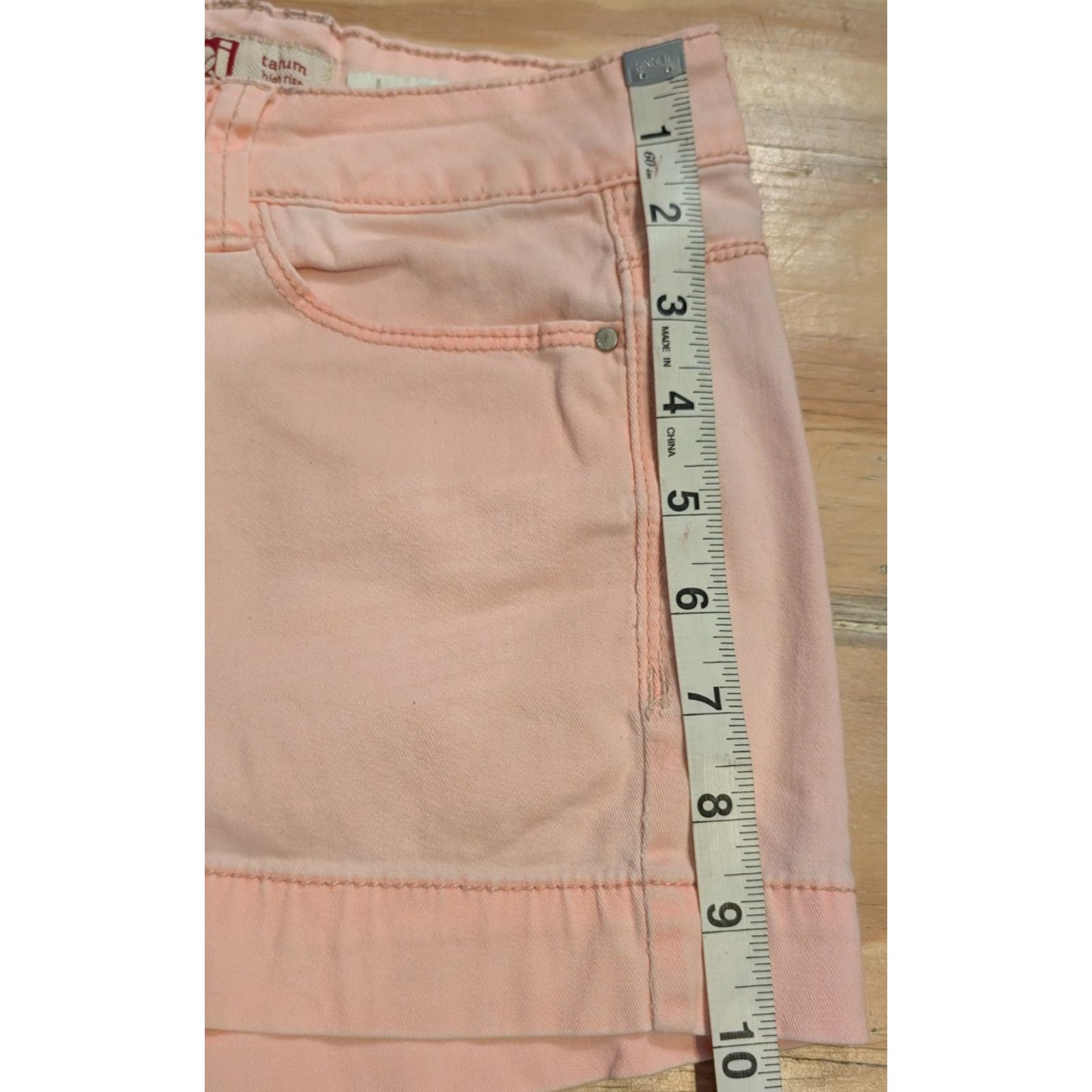 L.E.I. L.E.I Jrs 11 Regular Tatum Button Fly High Rise Pink Shorts Size 32" / US 10 / IT 46 - 4 Thumbnail