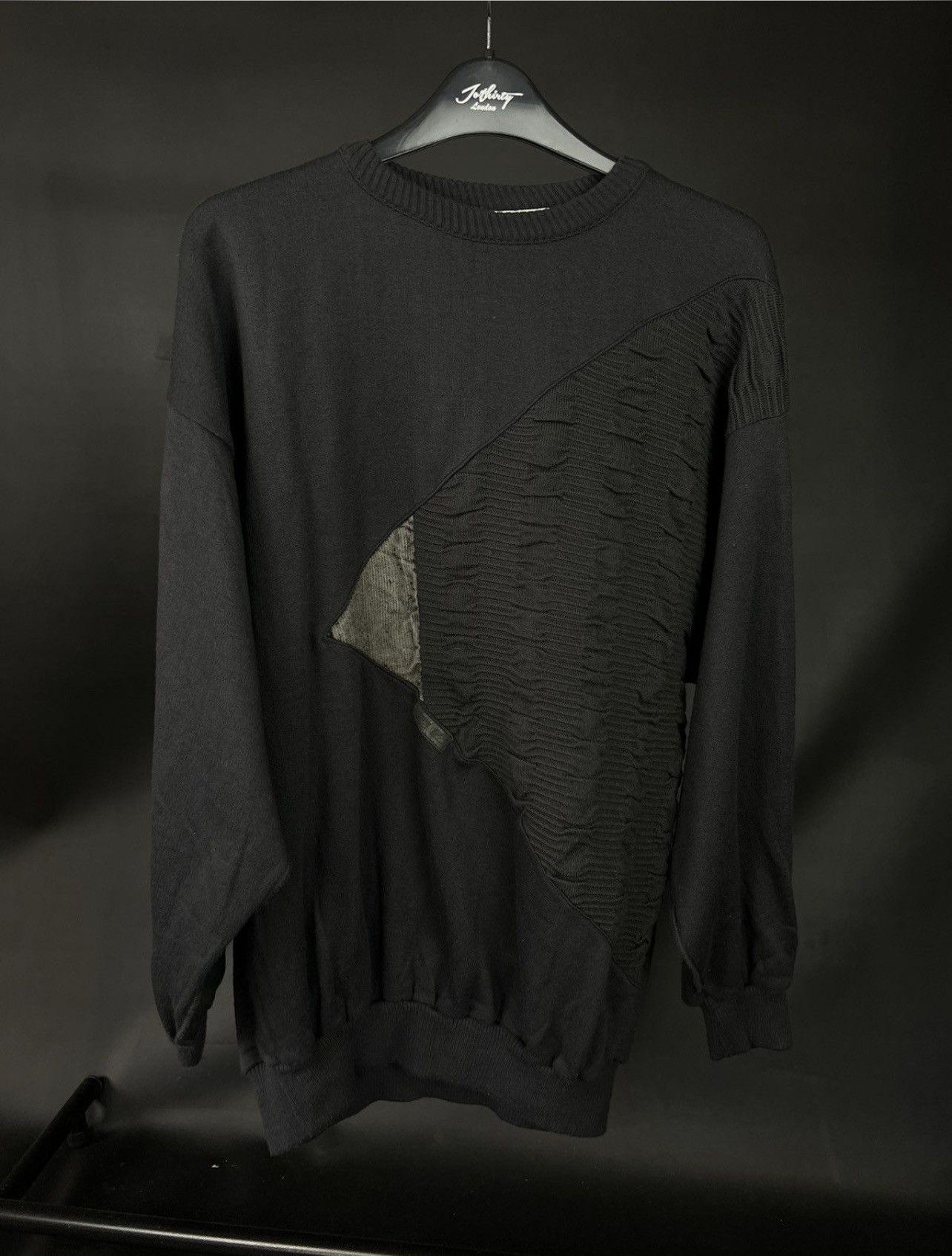 VTG sweater Carlo Colucci Moda Uomo black with a pattern