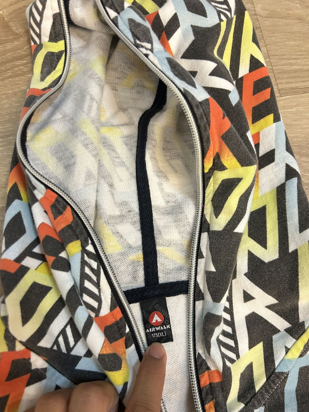 Beauty Beast VINTAGE Airwalk All-Over Print (AOP) Full-Zip Hoodie Size US L / EU 52-54 / 3 - 11 Thumbnail