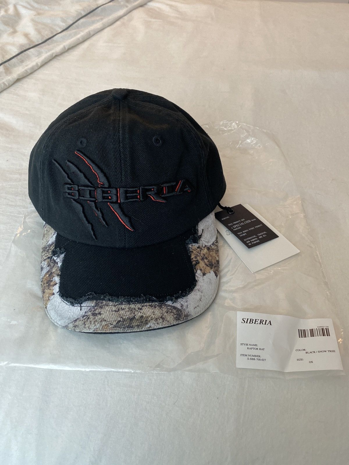 image of Siberia Hills ‘Raptor’ Hat Black/snow, Men's