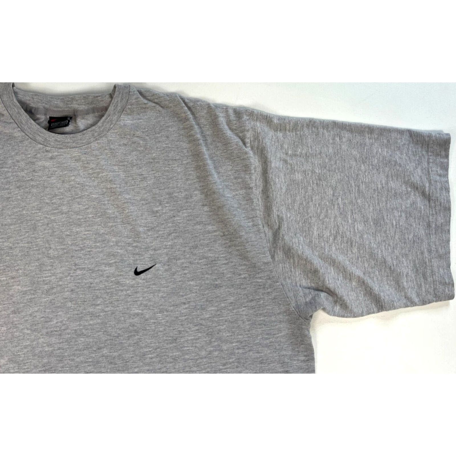 Nike Nike Men's 2XL Vintage 90s Basic T-Shirt Gray Crew Neck Short Sleeve Cotton Blend Logo Shirt 90s Size US XXL / EU 58 / 5 - 5 Thumbnail