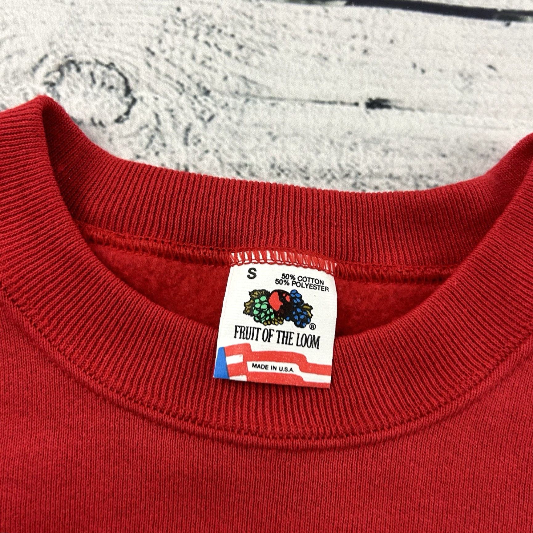 Fruit Of The Loom Vintage I Love You Sign Language Crewneck Sweatshirt Men’s Small Red FOTL Shirt Size US S / EU 44-46 / 1 - 2 Thumbnail
