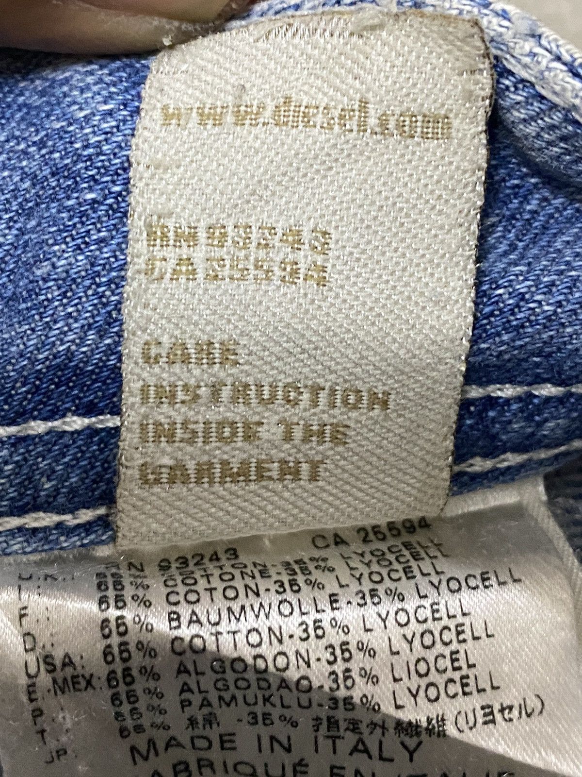 Diesel Vtg Diesel Larkee Faded Wash Butterfly Botton Loose Jeans Size US 34 / EU 50 - 21 Thumbnail