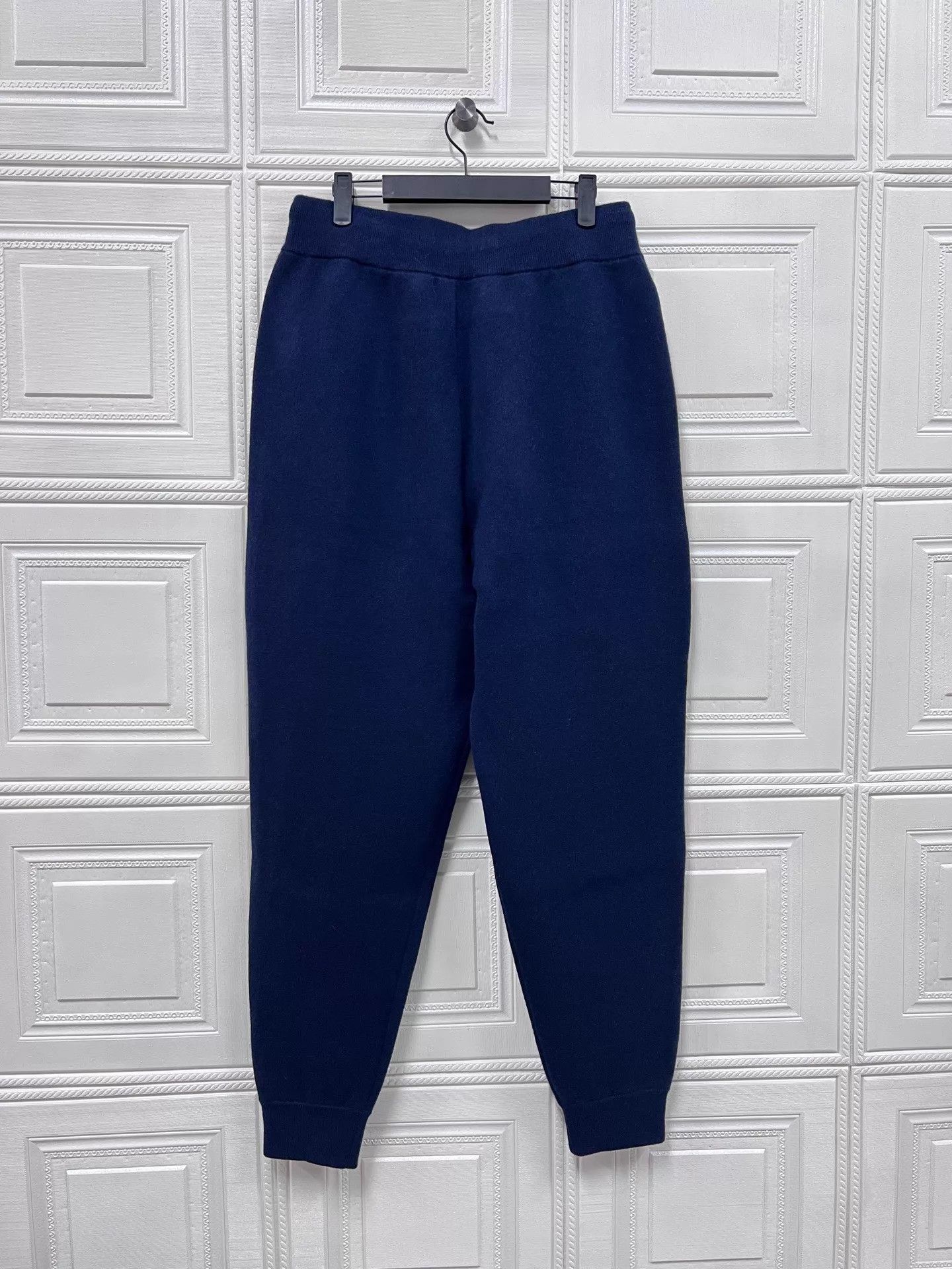 Burberry Burberry solid small logo drawstring knit cuff track pants M Size US 32 / EU 48 - 2 Thumbnail