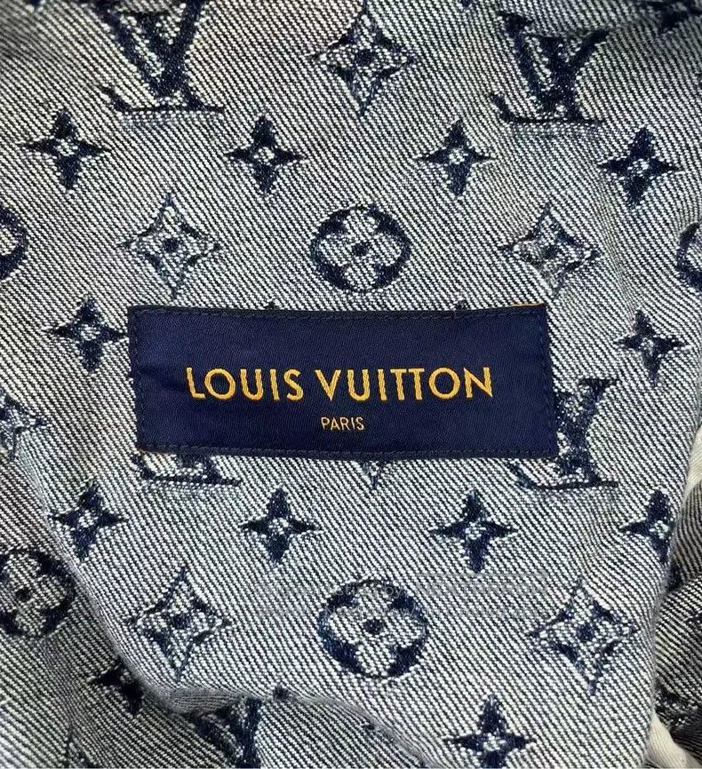Louis Vuitton Louis Vuitton Blue presbyopic full-print structured panele Size US M / EU 48-50 / 2 - 3 Thumbnail