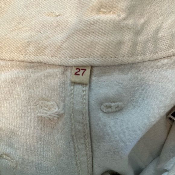 Levi's Levi’s white Jean shorts size 27 Size 27" / US 4 / IT 40 - 4 Thumbnail