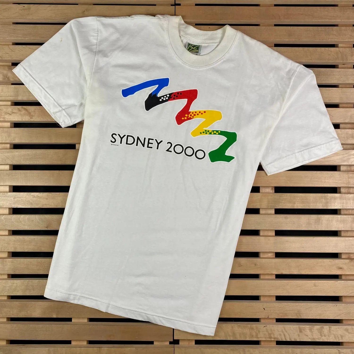 Vintage Mens Vintage T Shirt Sydney 2000 Art Size XL Size US XL / EU 56 / 4 - 1 Thumbnail
