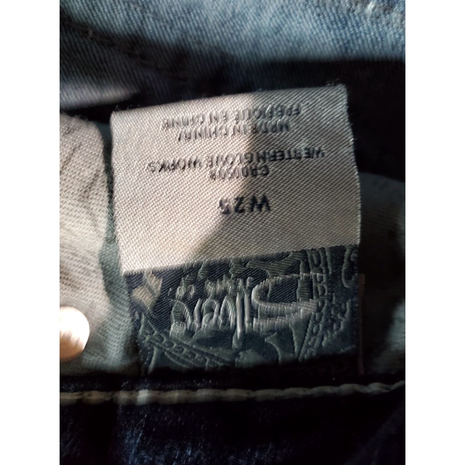 Vintage NWT Silver Signature Capri Jeans -Suki Flap Capri- Distressed Women's Size 25 Jeans Capri Blue 25 Size 42" / US 20 - 4 Thumbnail