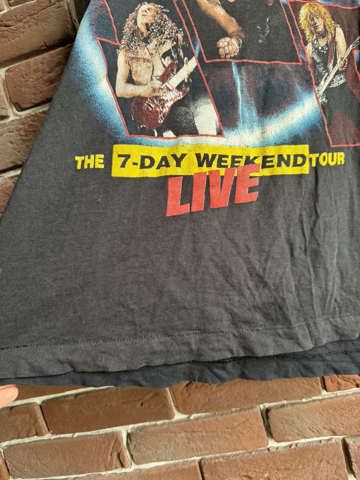 Band Tees Vintage Def Leppard 1993 Tour Rock Metal Band Tshirt op: Size US L / EU 52-54 / 3 - 7 Thumbnail