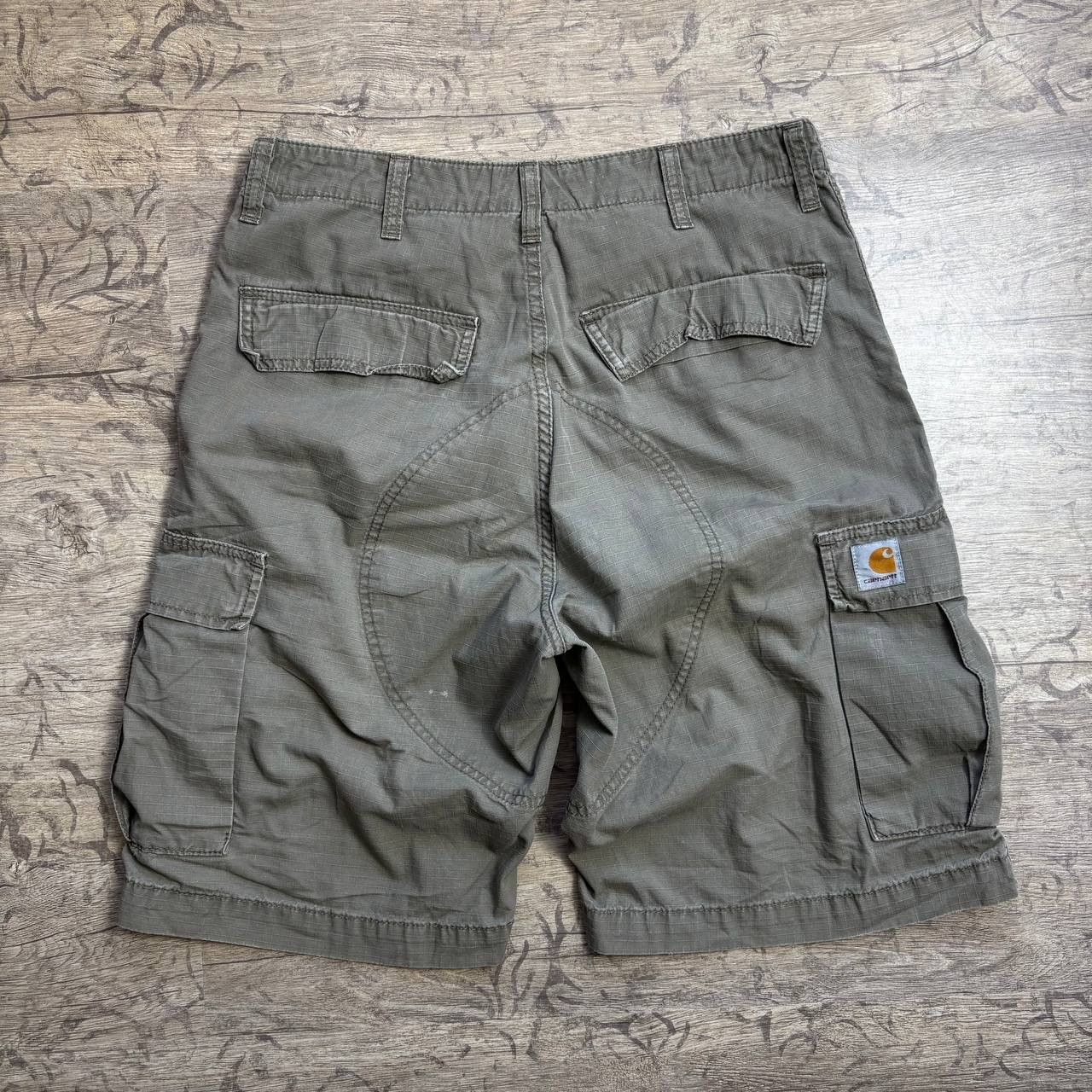 Carhartt Carhartt Bermuda Cargo baggy camo Shorts Size US 30 / EU 46 - 2 Thumbnail