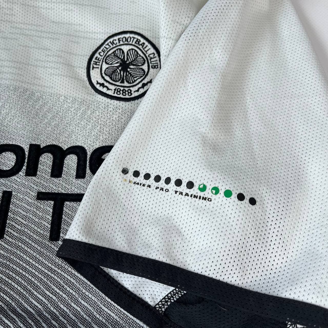 Other Umbro Celtic Glasgow 2002 Football Soccer Shirt Jersey Size US L / EU 52-54 / 3 - 7 Thumbnail