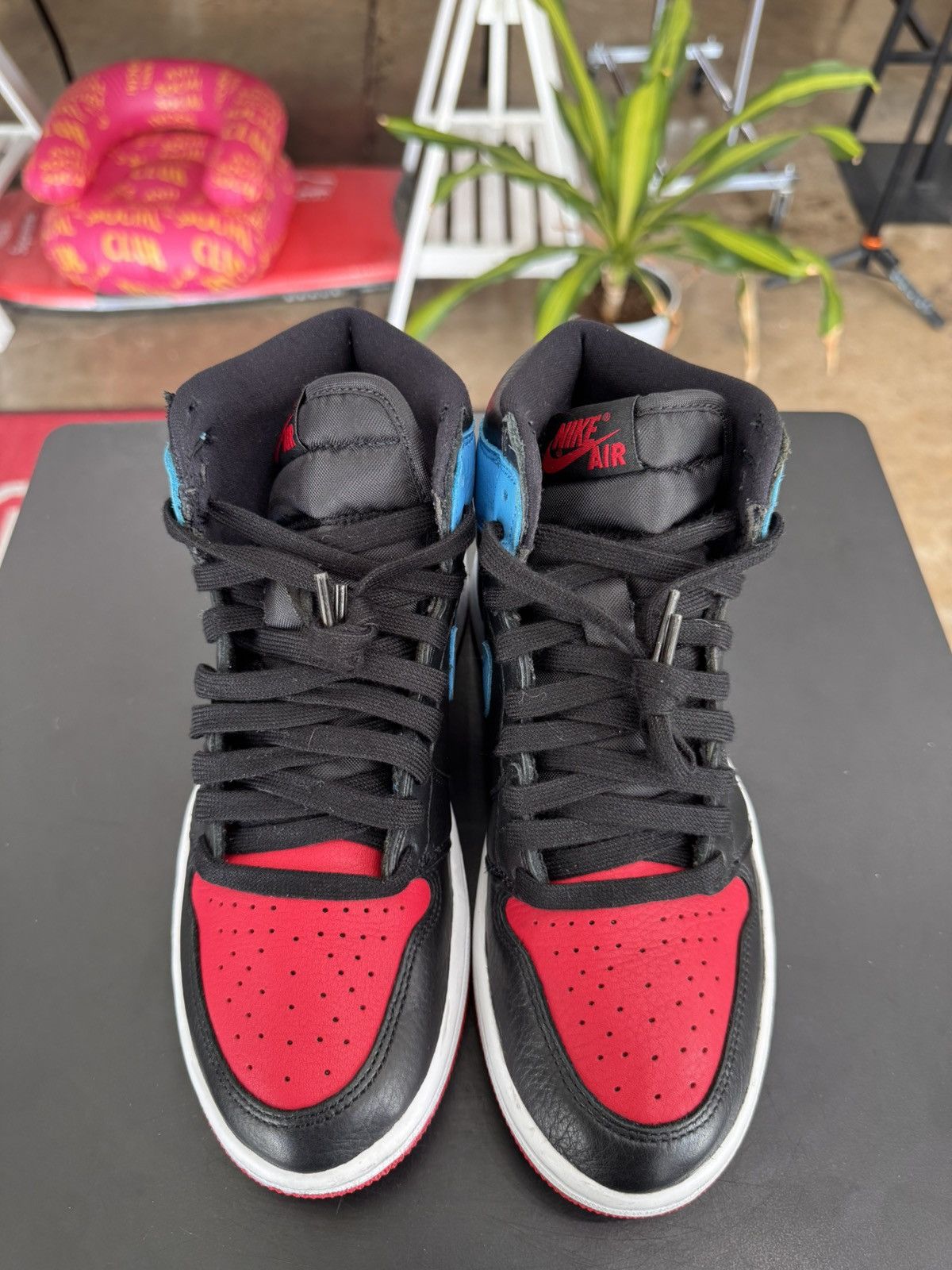 Jordan Brand Air Jordan 1 Retro High NC to Chi Size 6.5W/5M (2020) Size US 5 / EU 37 - 2 Thumbnail