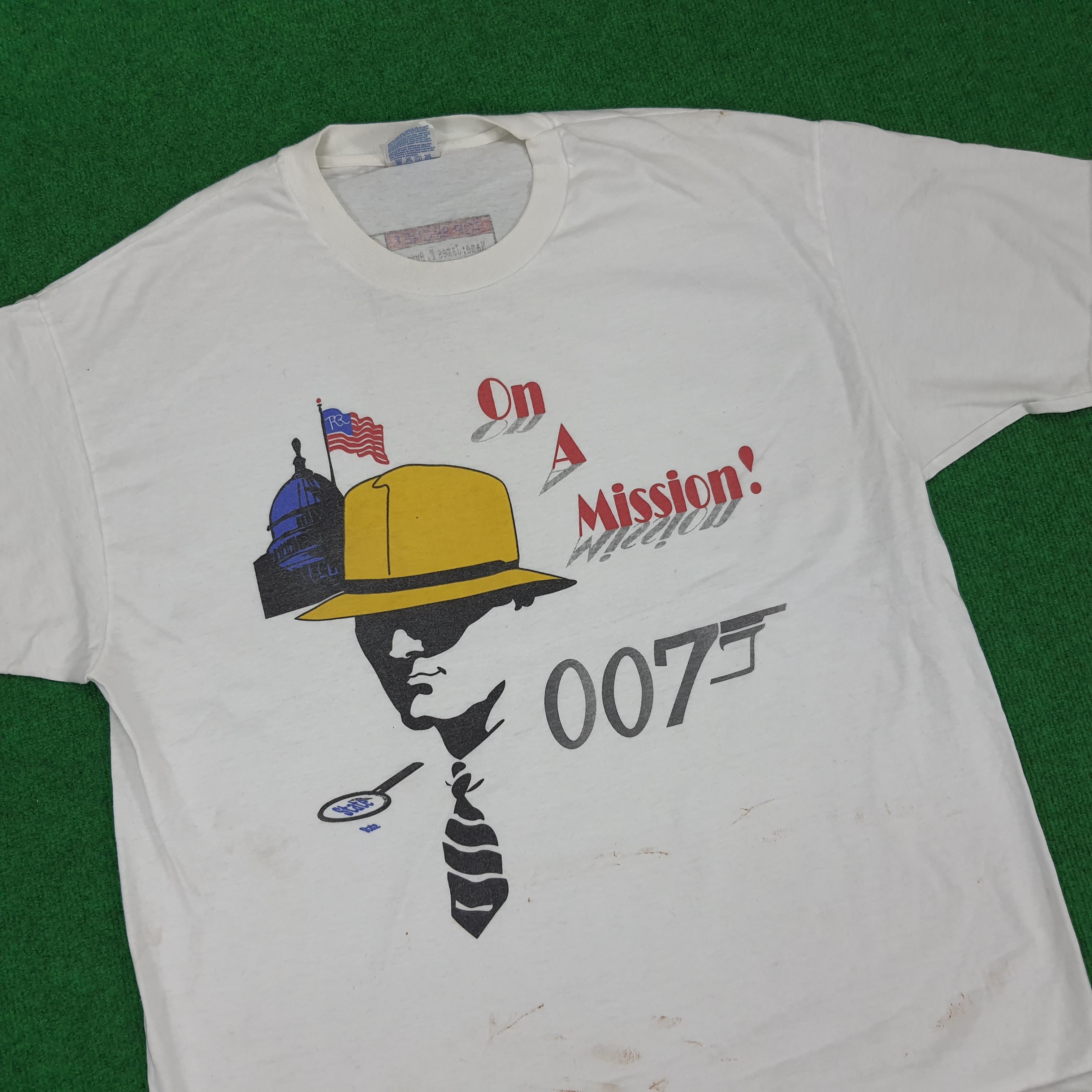 Vintage Vintage 007 James Bond On A Mission Movie T-shirt Size US XL / EU 56 / 4 - 2 Thumbnail