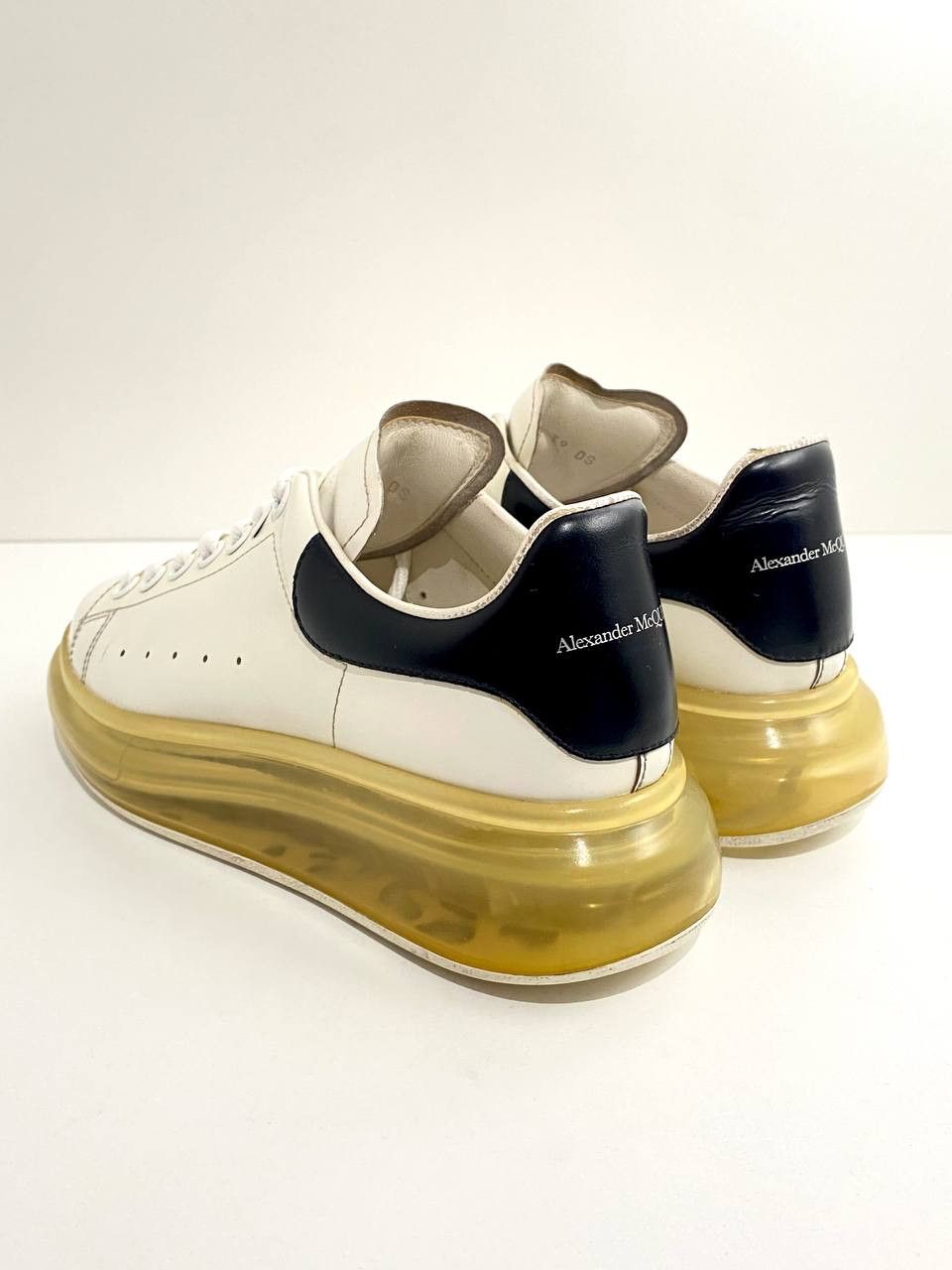 Alexander McQueen Alexander McQueen White Logo Oversize Shoes Sneakers Size US 6 / IT 36 - 5 Thumbnail