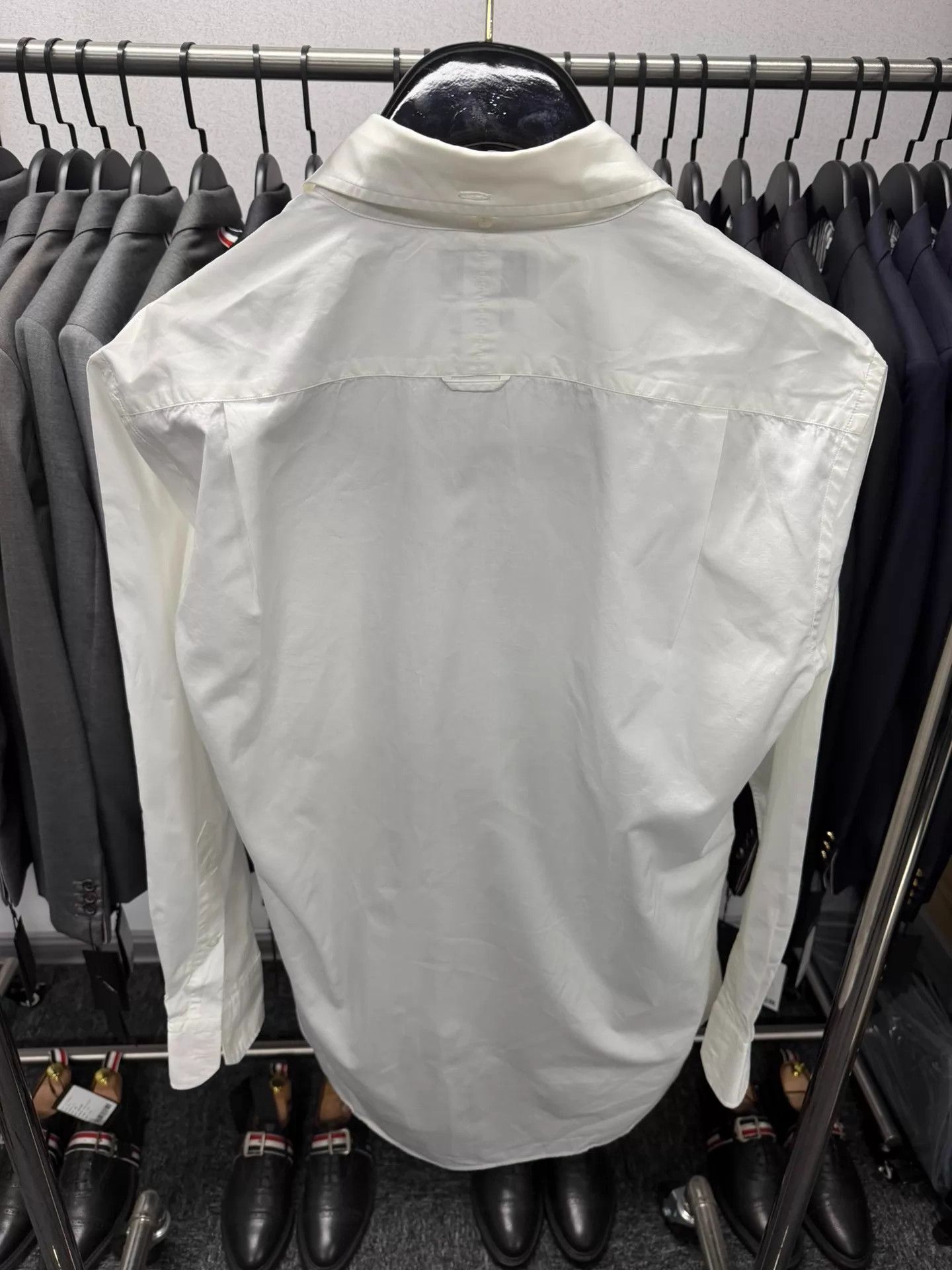 Thom Browne Thom Browne Men's Classic 3-Color Placket Shirt White Size US L / EU 52-54 / 3 - 2 Thumbnail