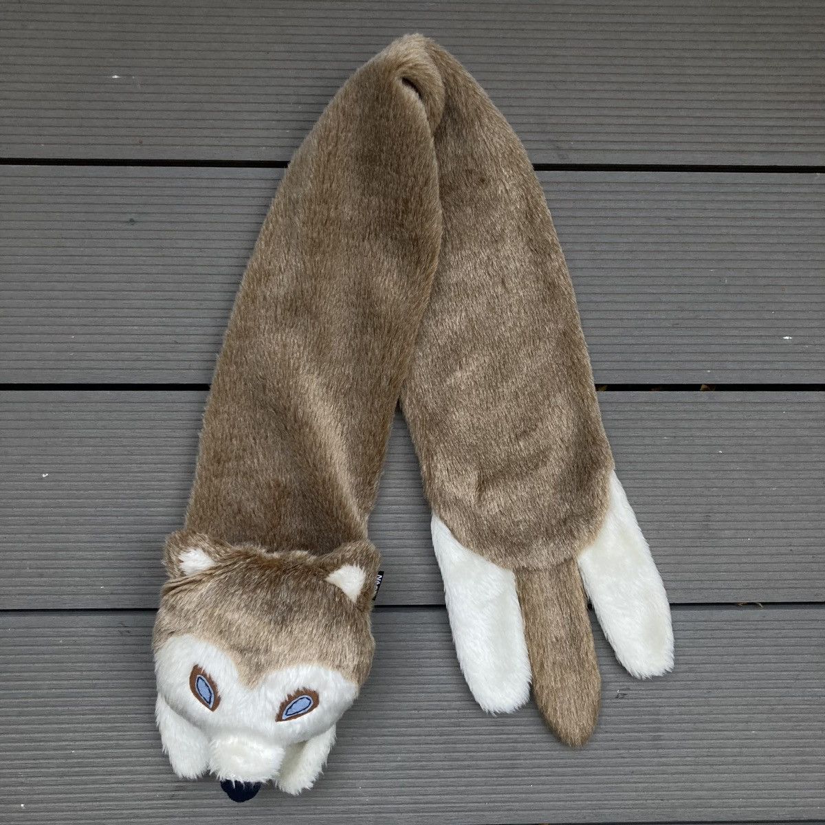 Issey Miyake × Ne-Net Ne-Net Husky pinup Scarf Size ONE SIZE - 1 Thumbnail