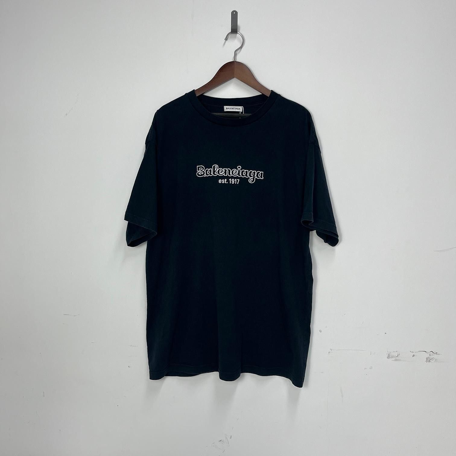 Balenciaga Balenciaga Est. 1917 Logo T-Shirt Size XS Size US XS / EU 42 / 0 - 1 Thumbnail