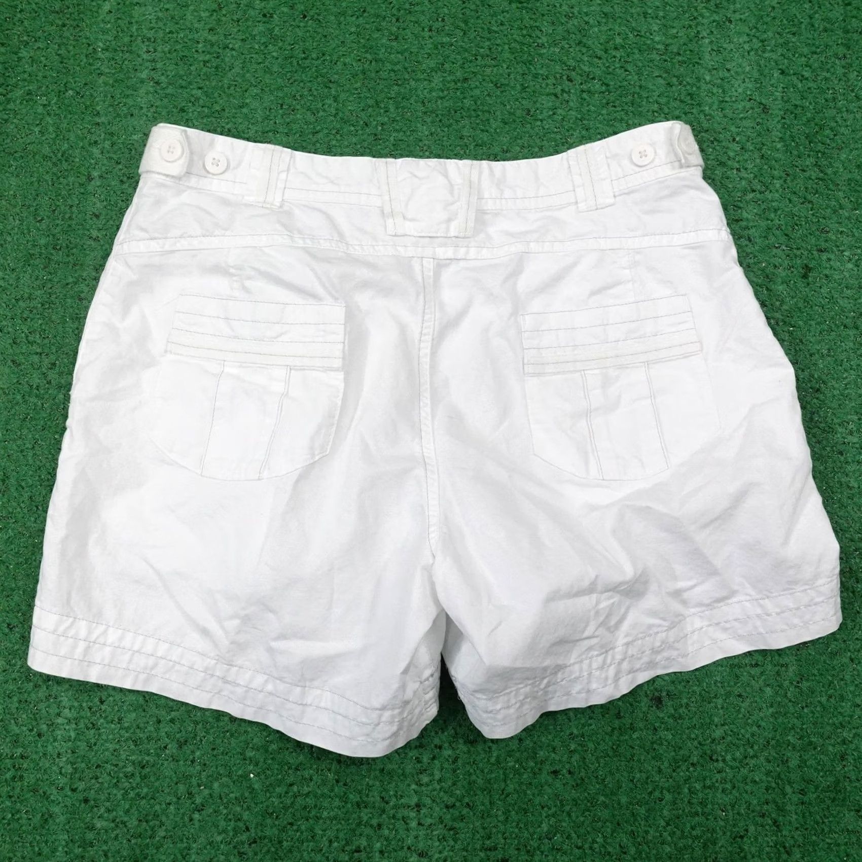 Mountain Hardwear Mountain Hardwear Chino Shorts Womens White 8 32 Waist 5 Inseam Pockets Size 30" / US 8 / IT 44 - 4 Thumbnail