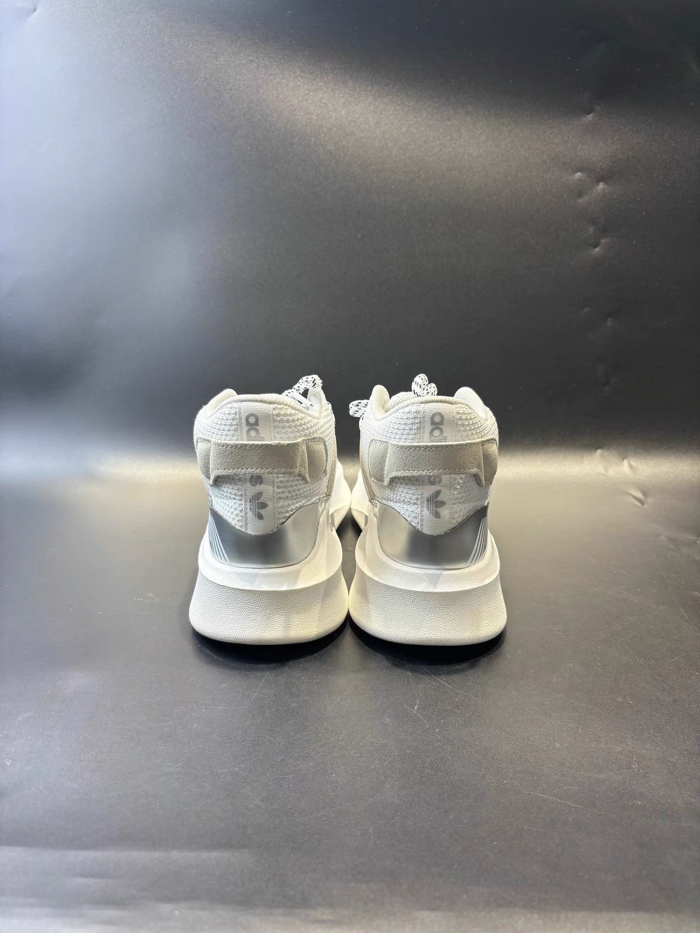 Adidas Adidas White Comfortable Versatile Running Shoes K36 Size US 9 / EU 42 - 3 Thumbnail